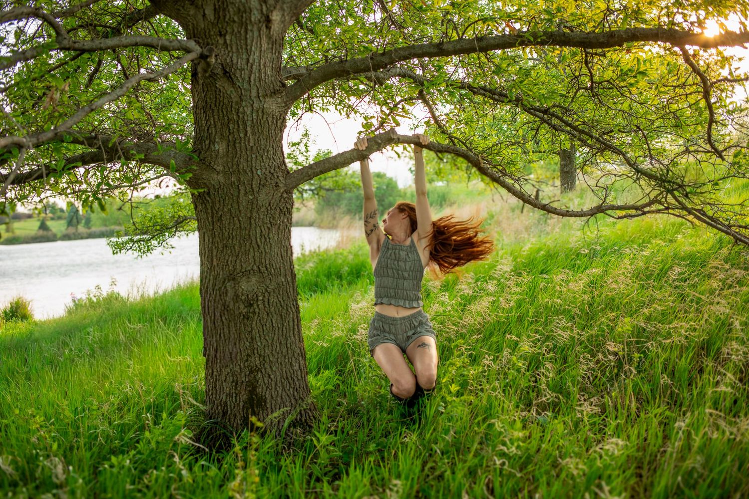 Engagement Photos and Senior photos in Des Moines, Iowa | Romantic & Timeless Couples Photography
