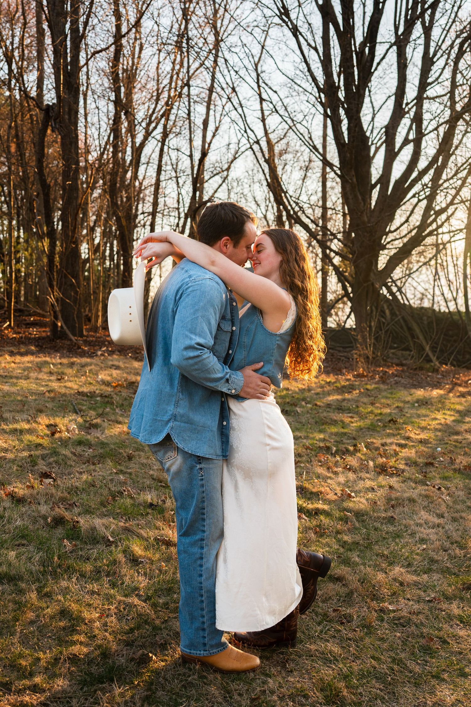 golden hour portraits of a couple in Gloucester, massachusetts
