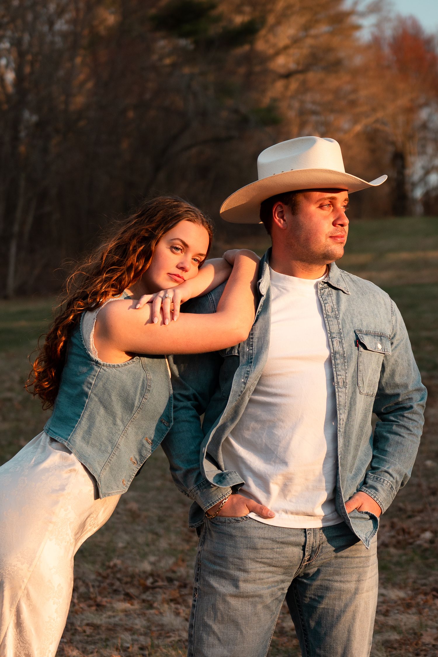 golden hour portraits of a couple in Gloucester, massachusetts