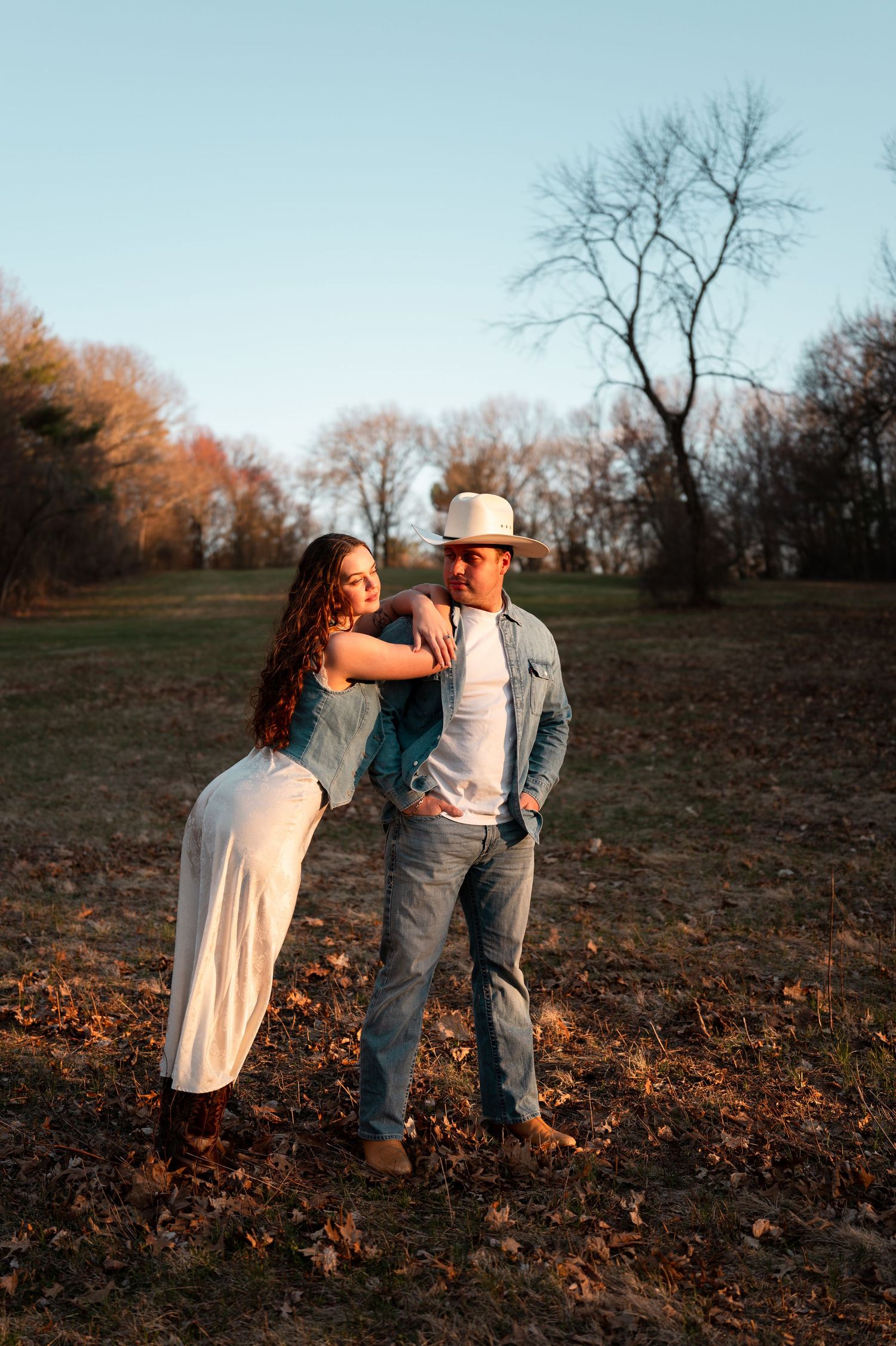golden hour portraits of a couple in Gloucester, massachusetts