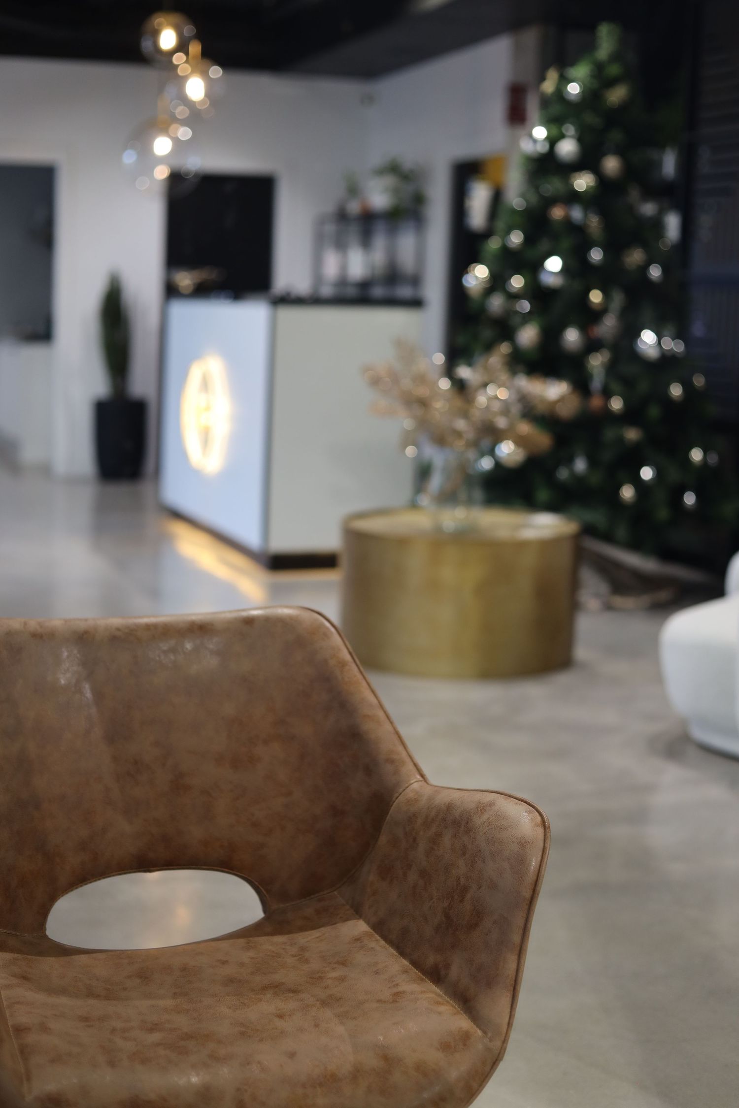 an image of a hair salon