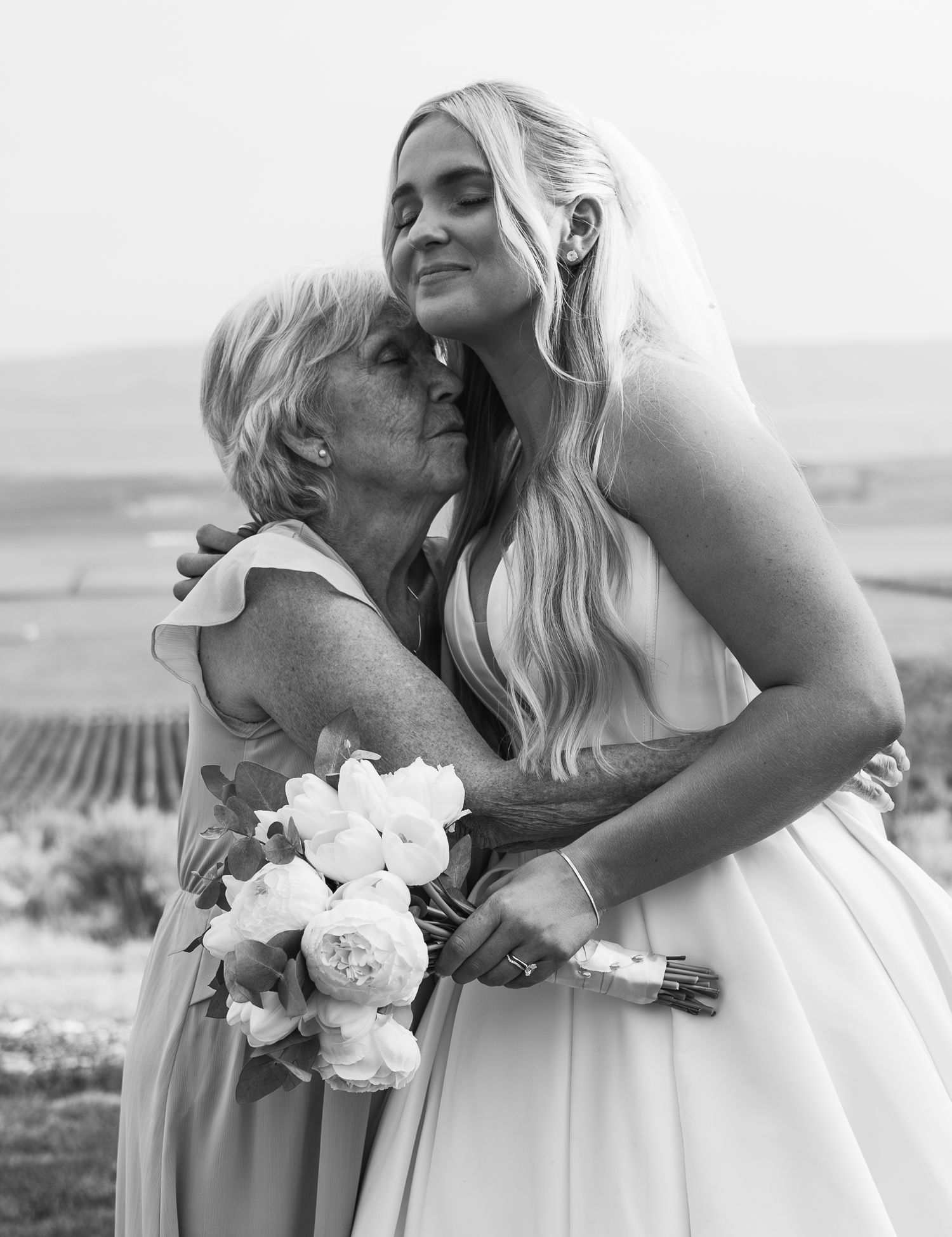 Luxury Wedding Photography Blending Film and Digital by Britt Egan Photography in the PNW and California – Honest, Romantic Editorial