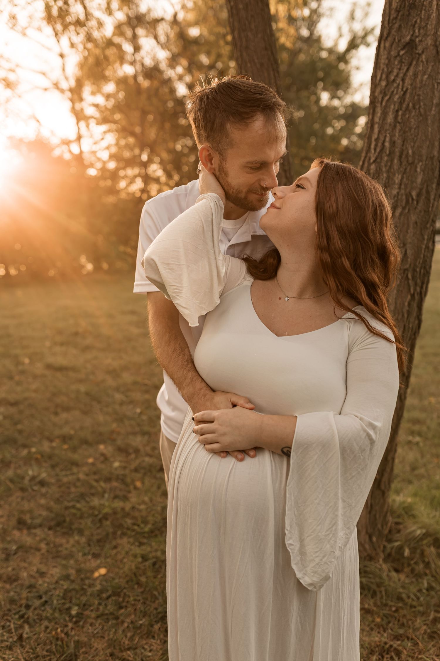 Maternity photos at sunset in maryland