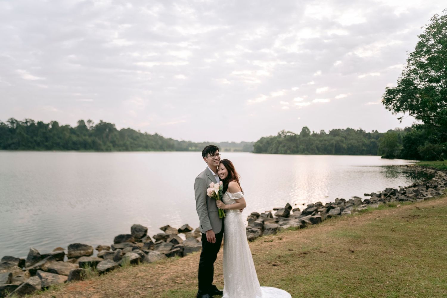 Wedding photographer and wedding videographer in Singapore with affordable wedding photography and videography services