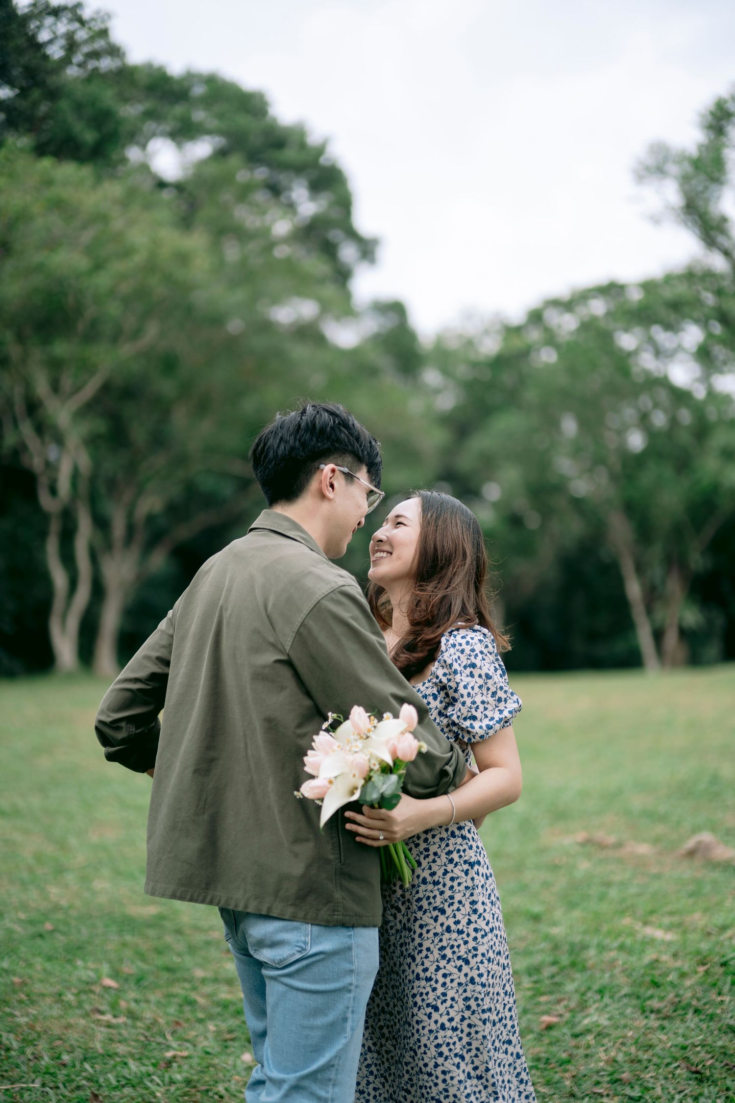 pre-wedding shoot in singapore, Lower Peirce Reservoir pre-wedding photoshoot by singapore wedding photographer and videographer