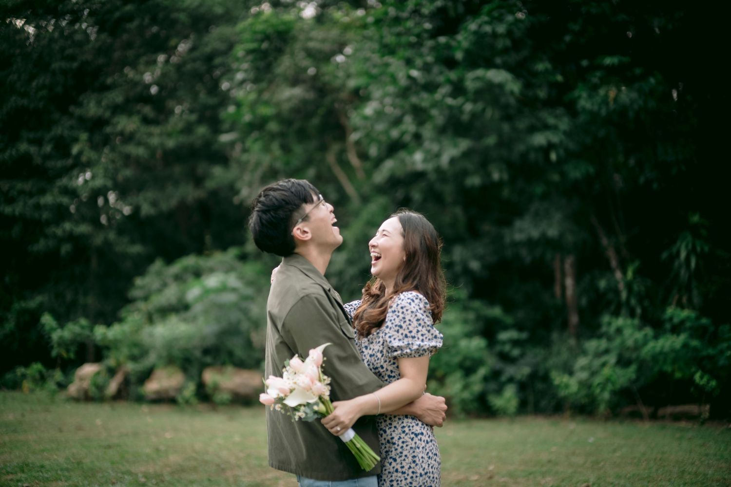 pre-wedding shoot in singapore, Lower Peirce Reservoir pre-wedding photoshoot by singapore wedding photographer and videographer