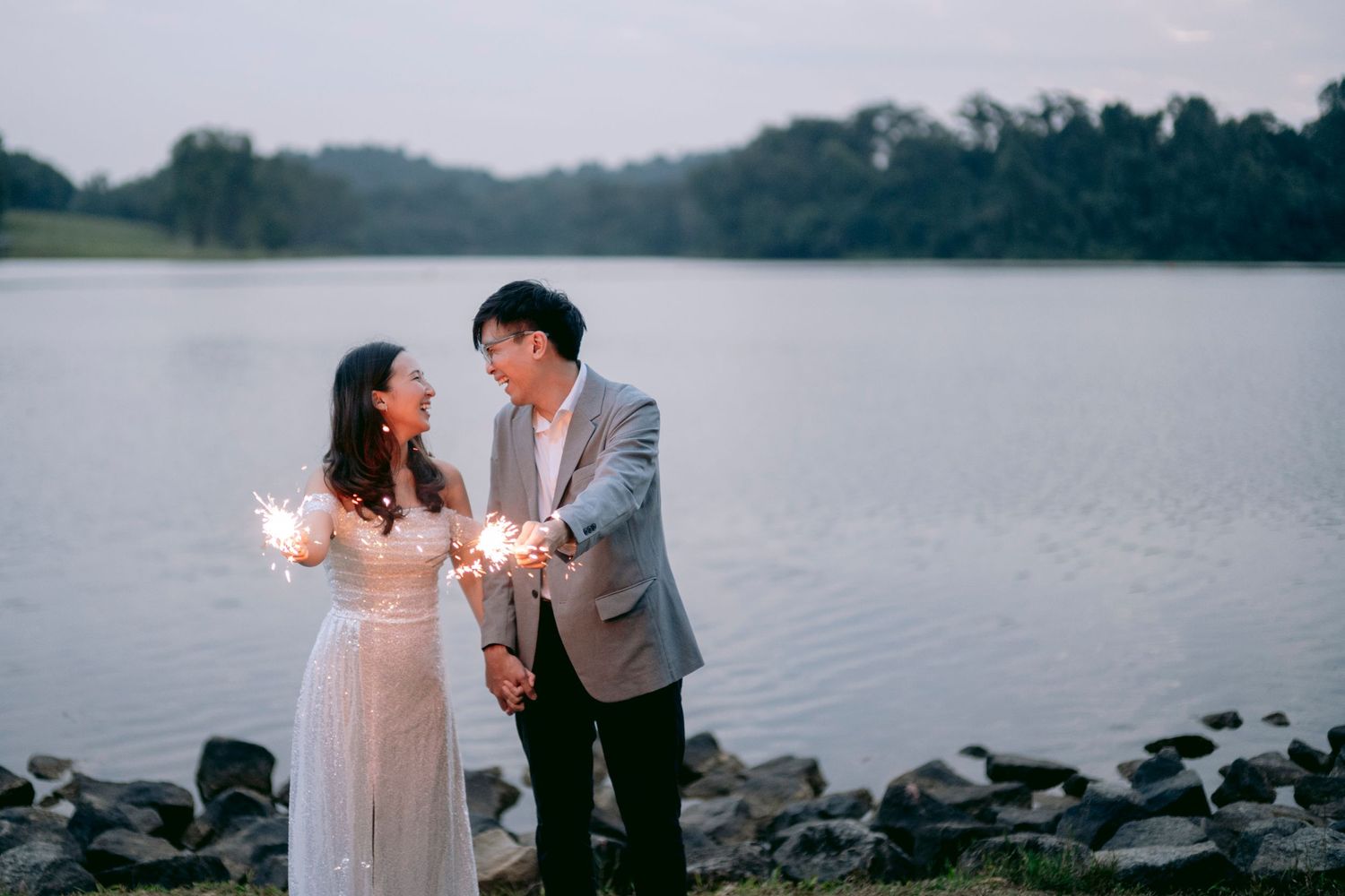 pre-wedding shoot in singapore, Lower Peirce Reservoir pre-wedding photoshoot by singapore wedding photographer and videographer