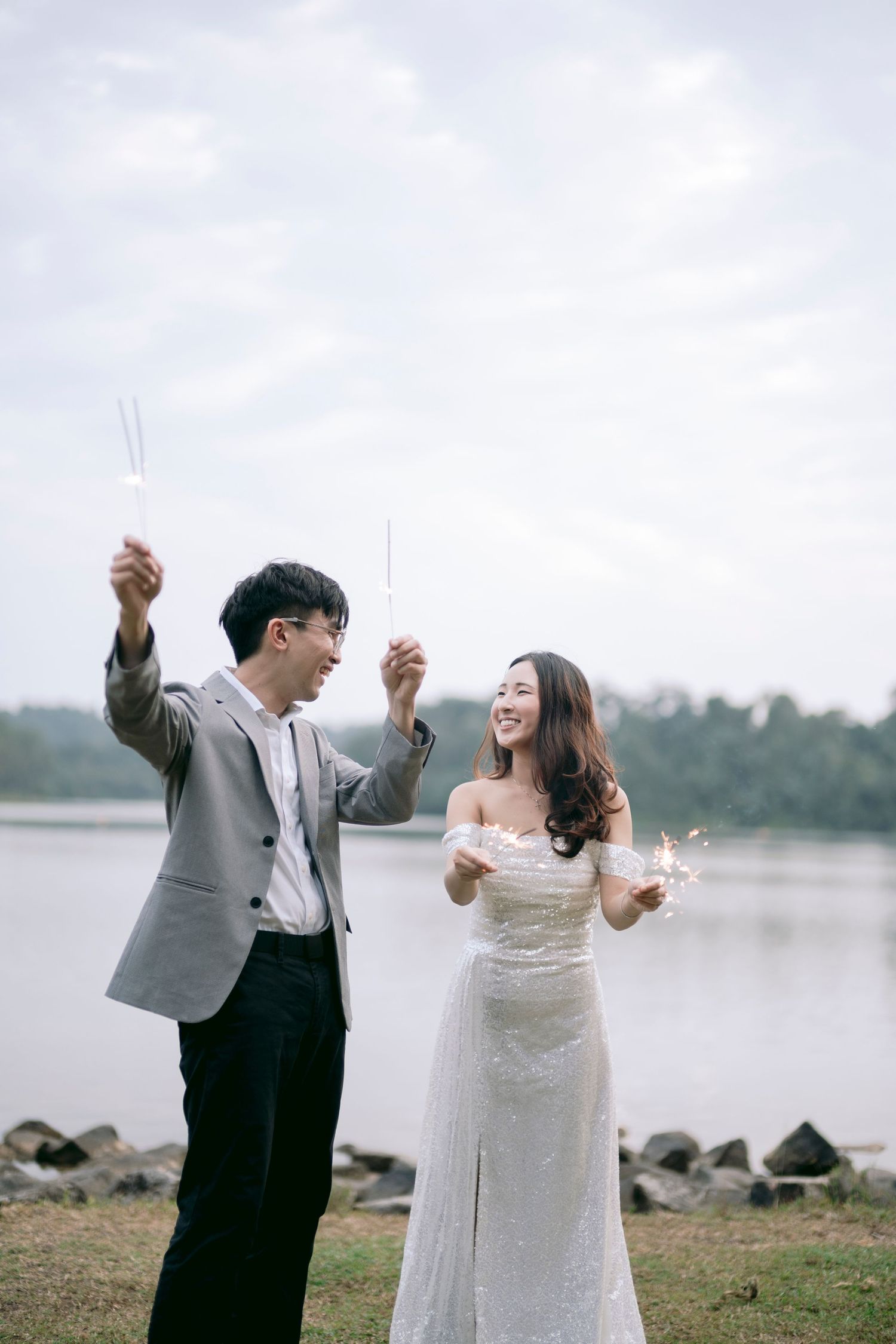 pre-wedding shoot in singapore, Lower Peirce Reservoir pre-wedding photoshoot by singapore wedding photographer and videographer