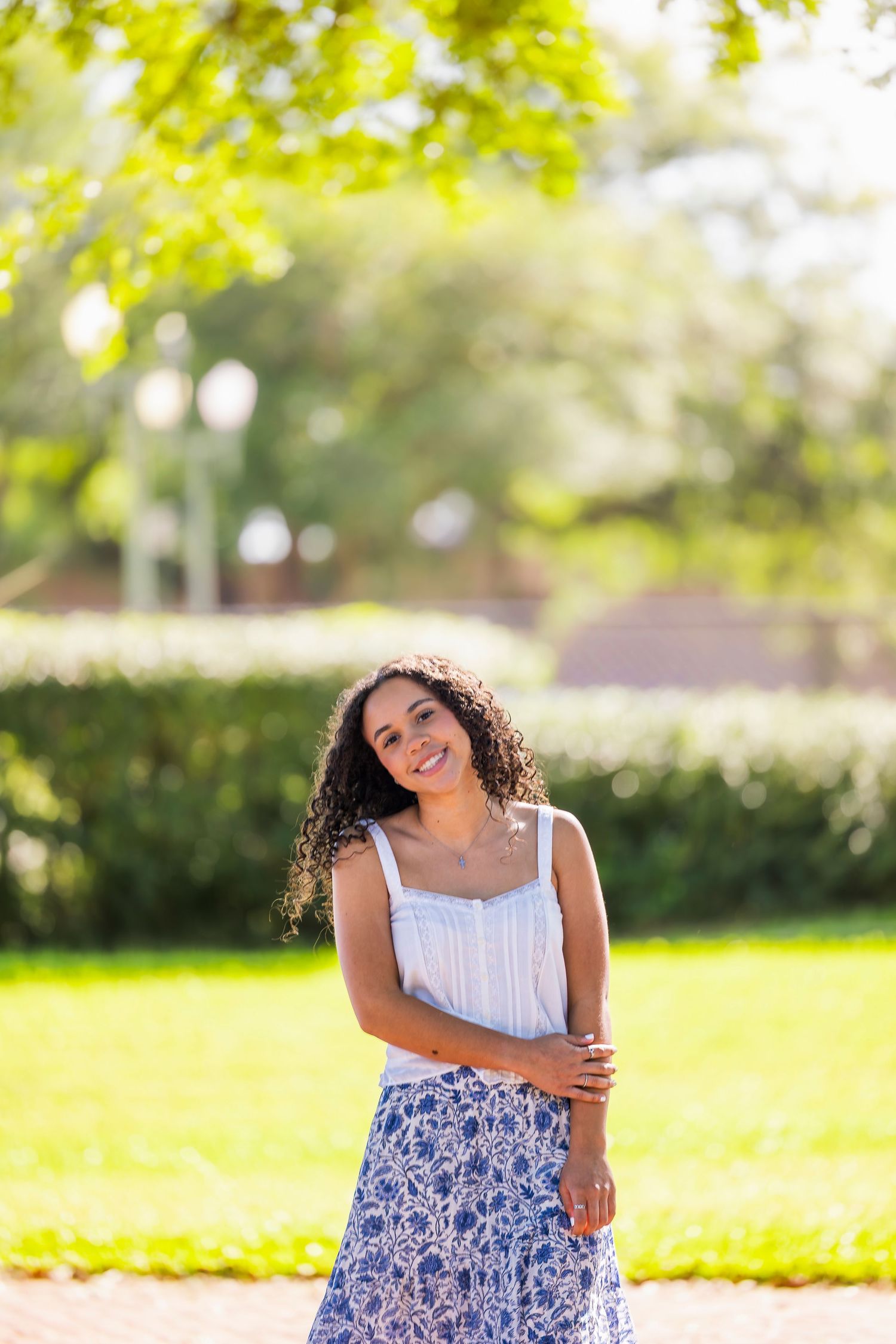 Pearland Texas senior photographer capturing modern, natural senior portraits outdoors