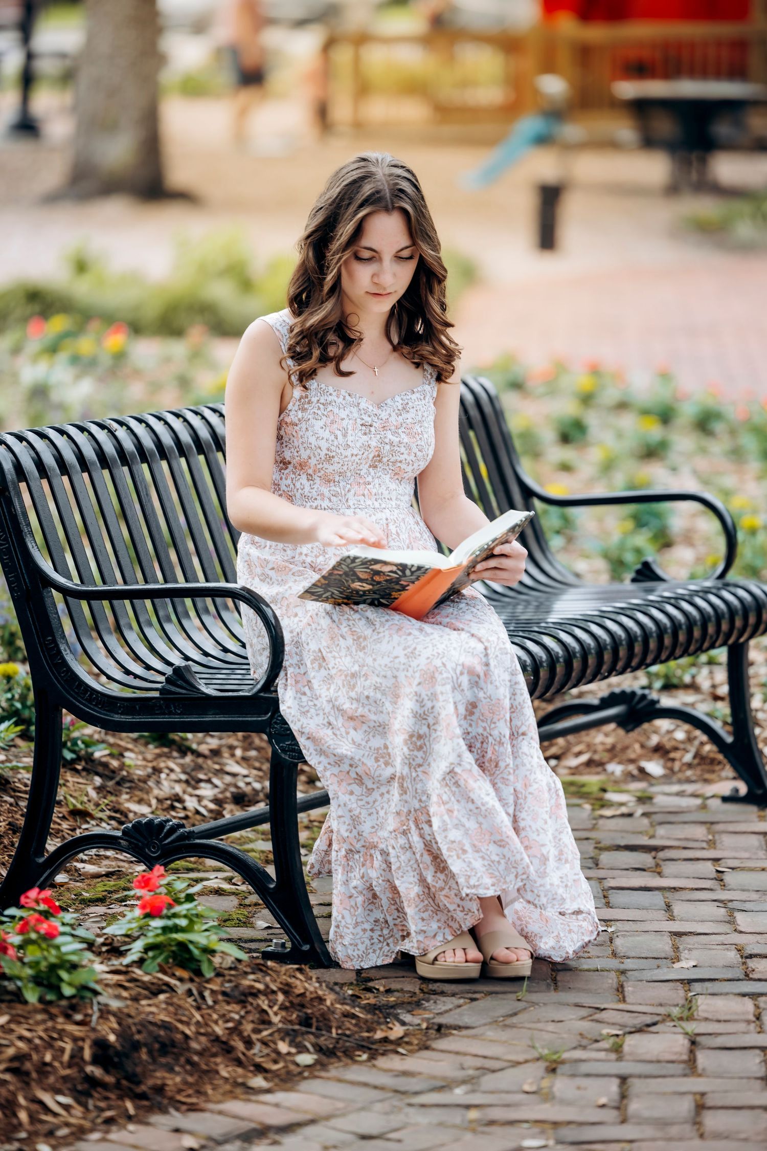 Pearland Texas senior photographer capturing modern, natural senior portraits outdoors