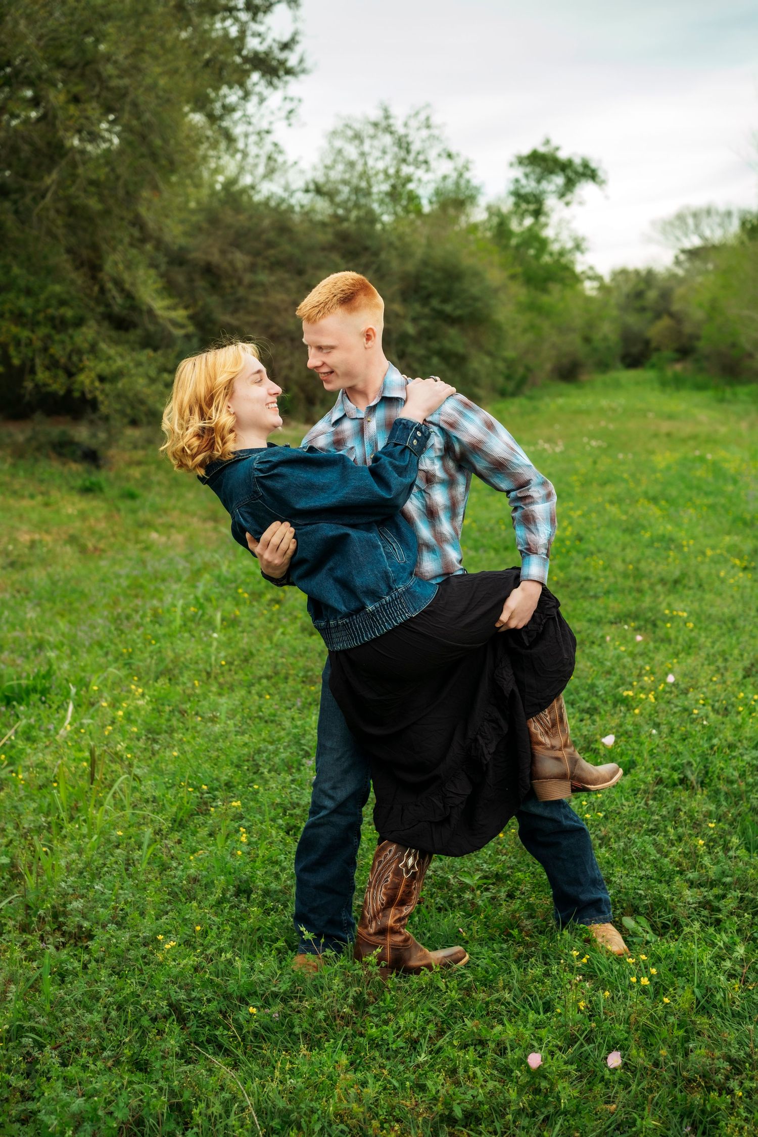 Couple photography session in Pearland Texas with natural light and candid outdoor moments
