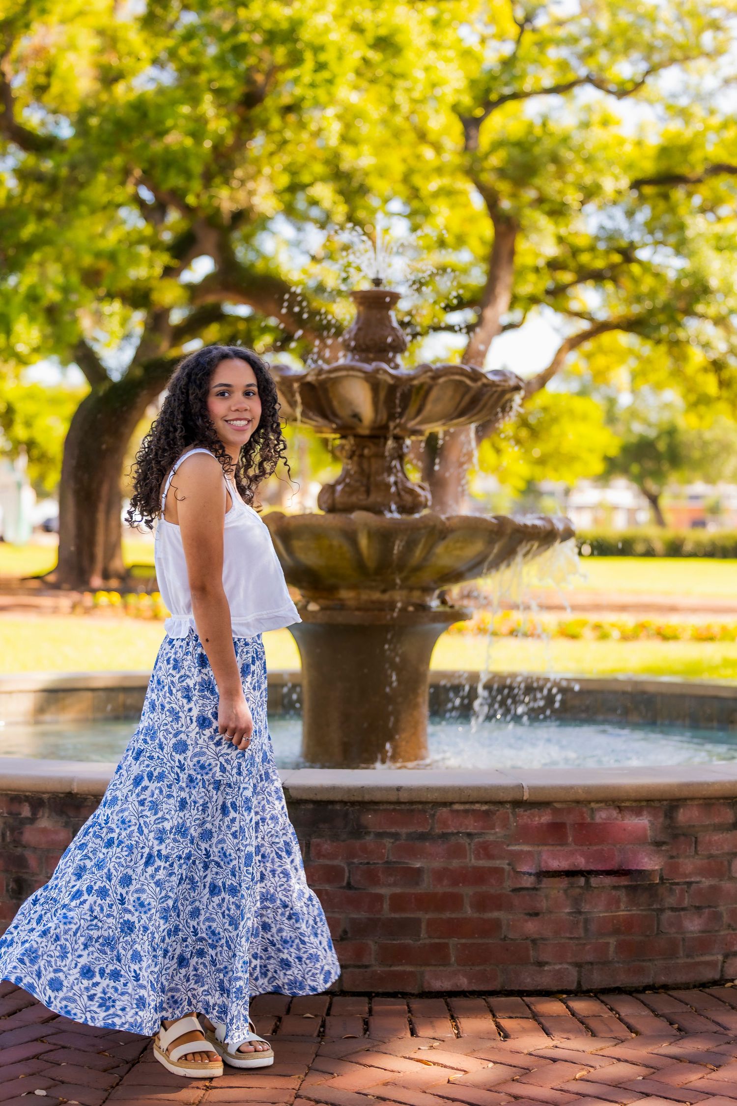 Senior photoshoot in Pearland TX with authentic, natural expressions and connection