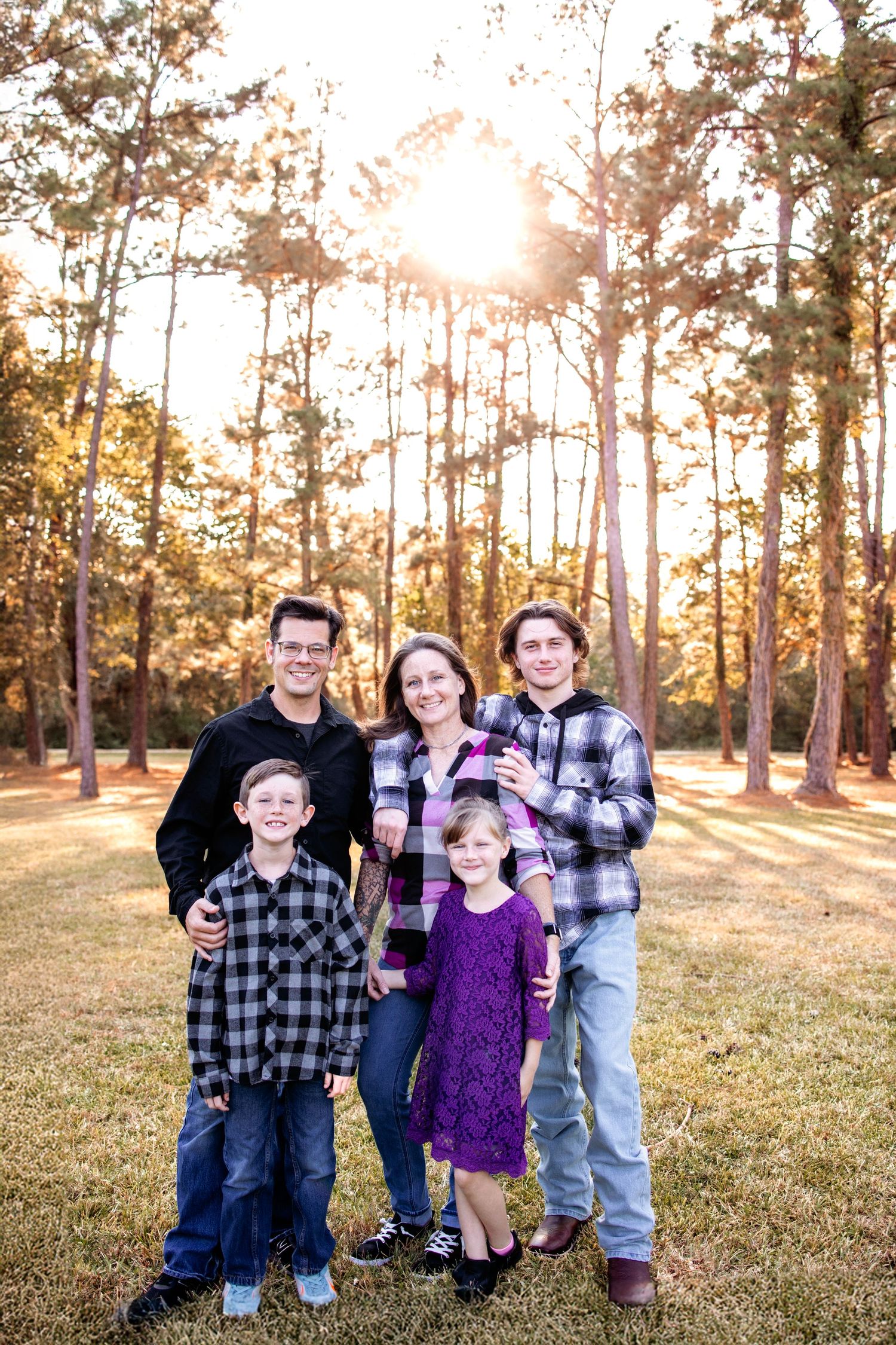 Family photography session in Pearland Texas with natural outdoor light and candid moments