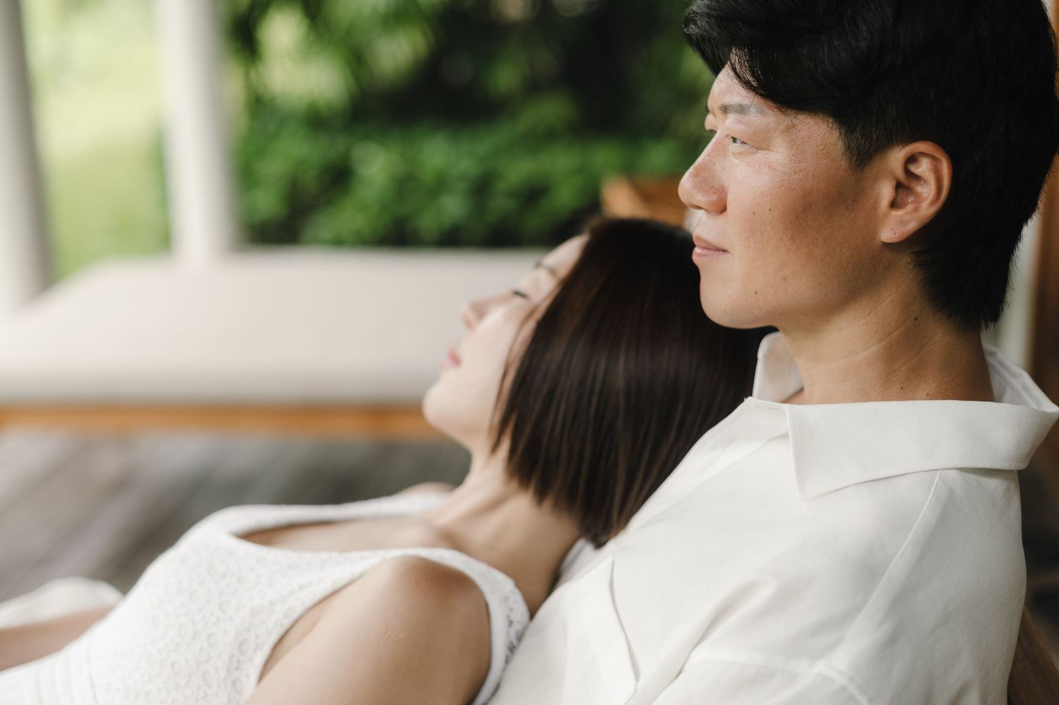 Lifestyle, candid family photography in resort by Anastasia Sokyrka | Portrait photographer based in Saigon, Vietnam