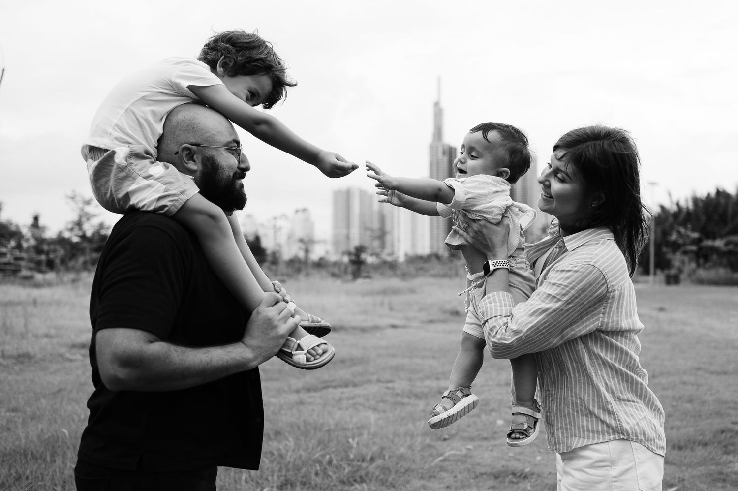 Family photoshoot in Ho Chi Minh City | Anastasia Sokyrka Photography | Portrait photographer in Saigon