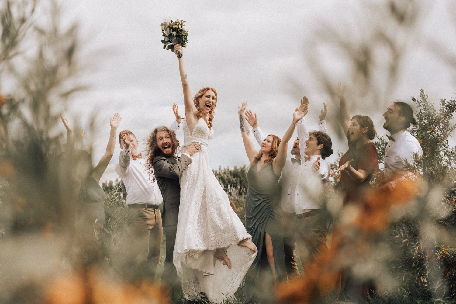 Morin-Heights elopement photography by a timeless and refined wedding photographer duo.