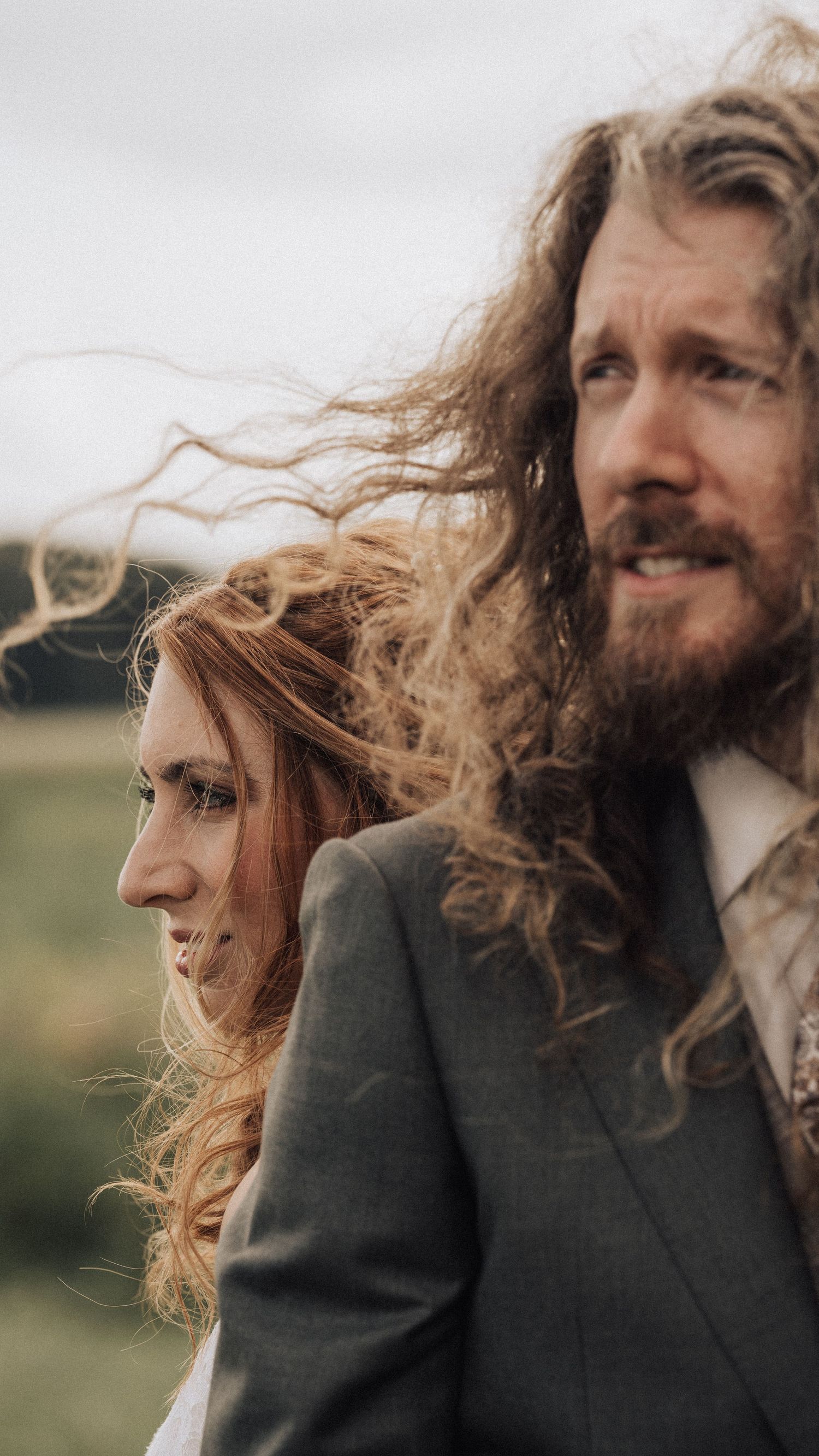 Photographe de mariage editorial dans la région de Joliette et Rawdon dans Lanaudière. Un style de photo et de film unique en son genre.