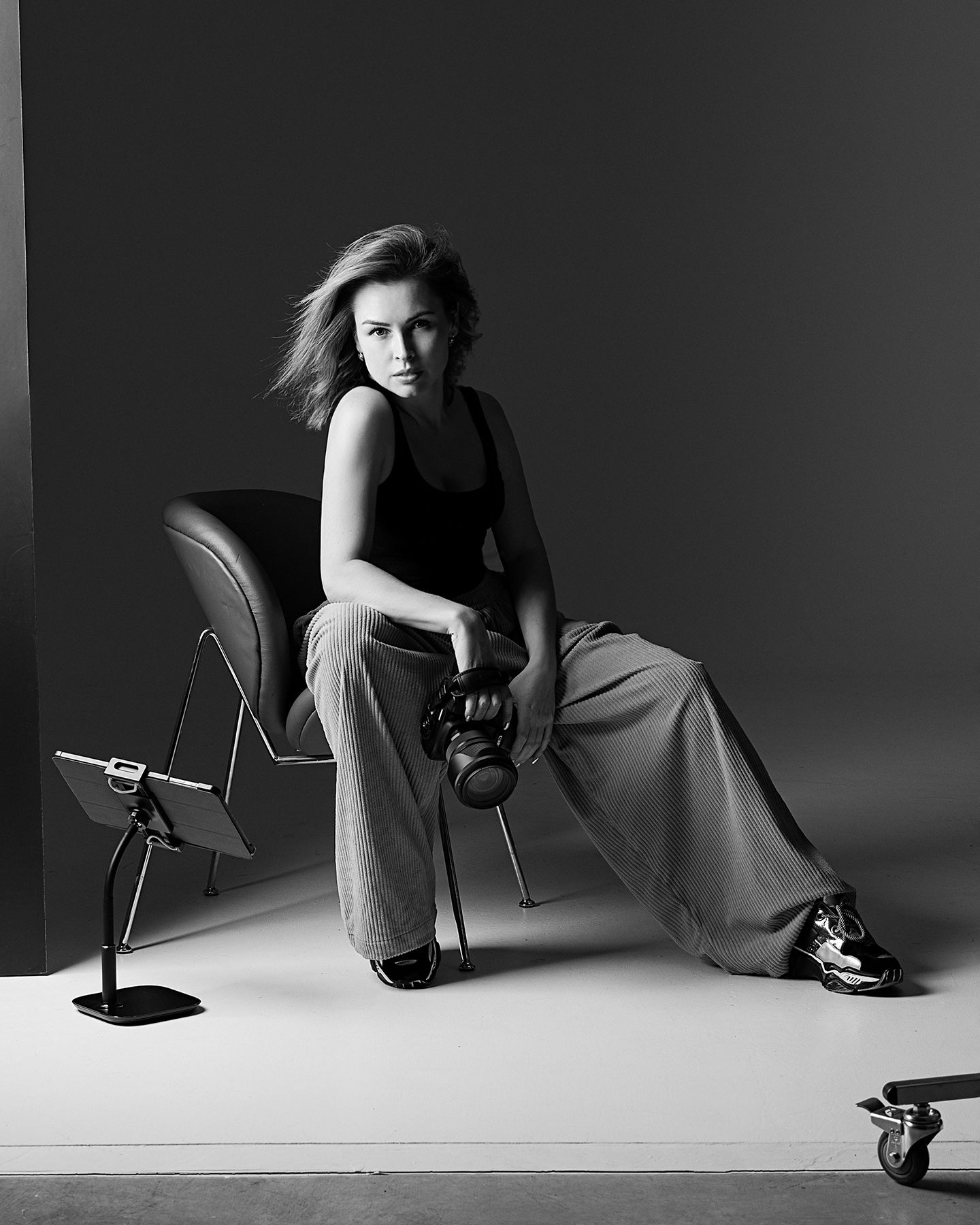 Atlanta professional photographer at Atlanta luxury photography studio Fine Art House. Custom designed photoshoots in Atlanta.