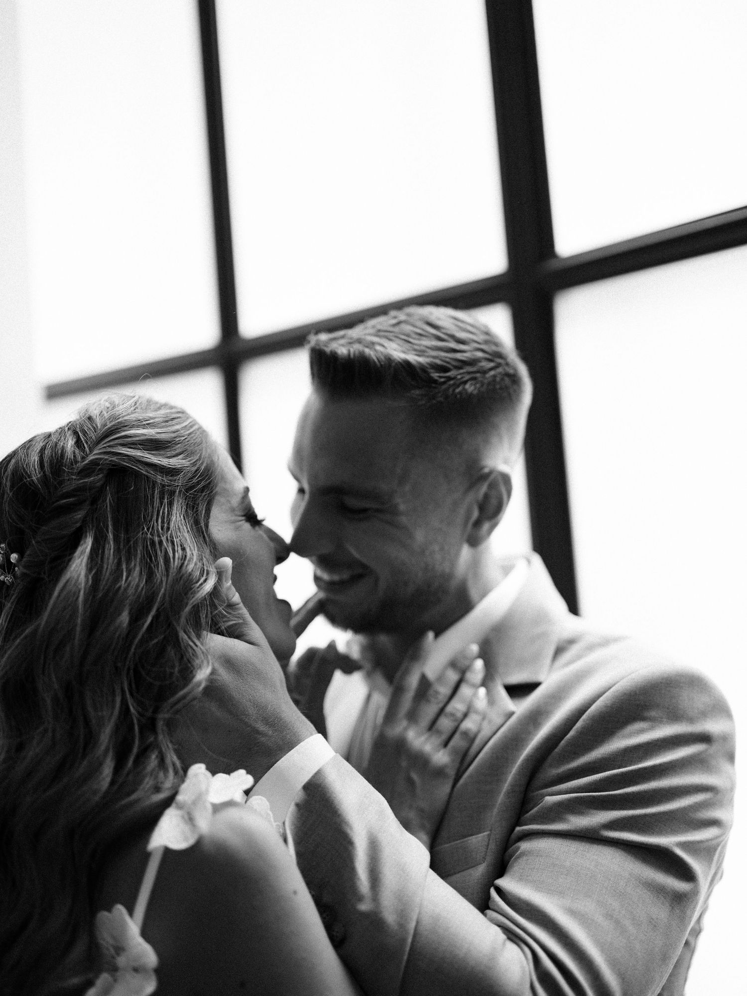 Couple kissing – A couple shares a tender kiss.