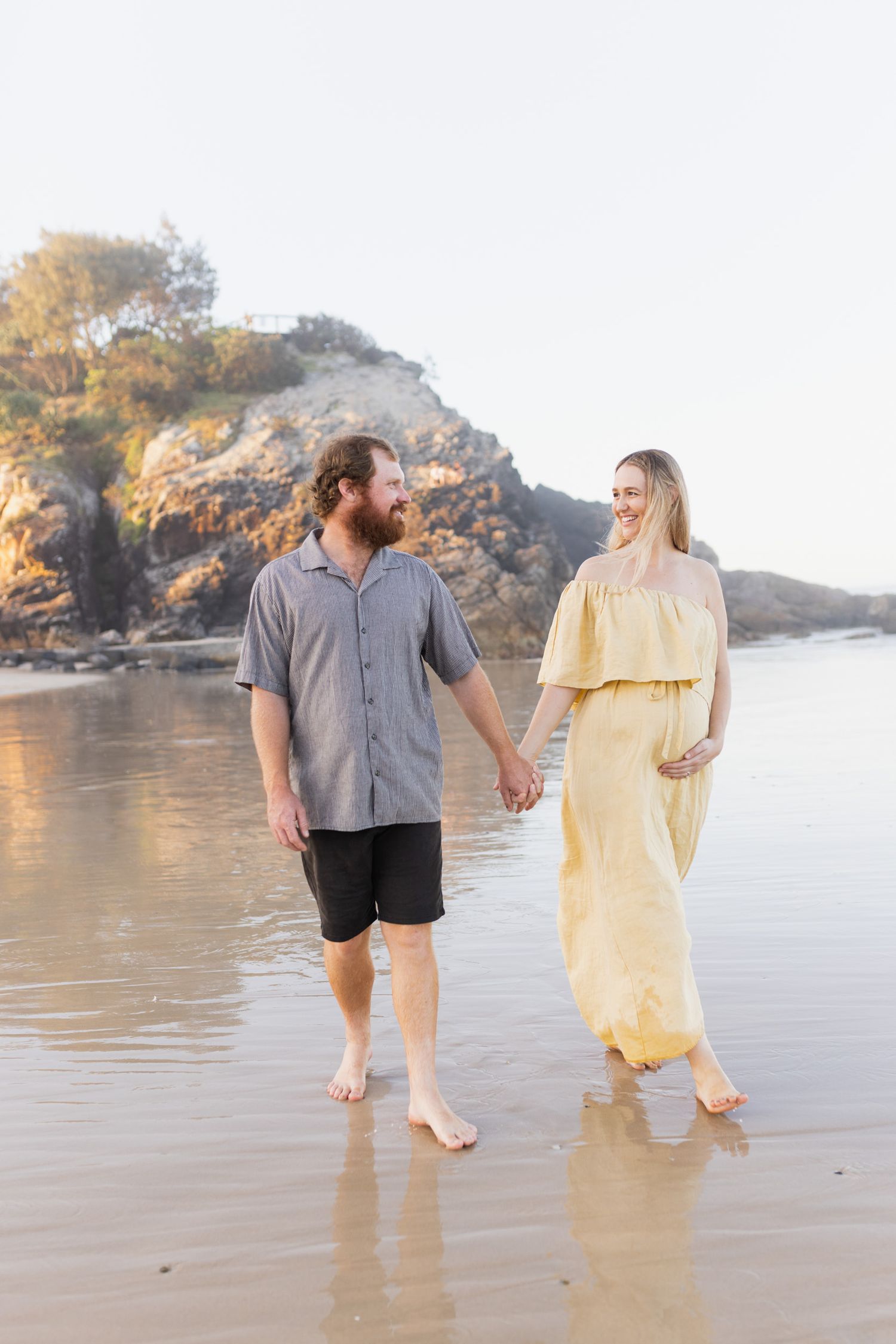 Gold Coast maternity photographer beach session