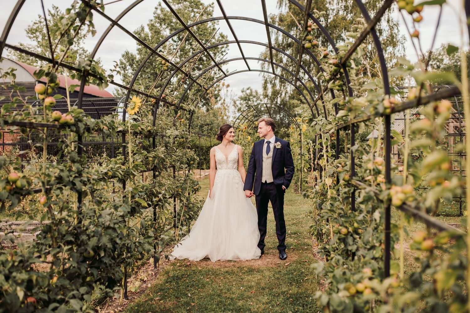 Great Lodge wedding venue in Essex
Anne of Cleves Barn at Great Lodge
Historic countryside wedding venue Braintree
Romantic wedding photos!
