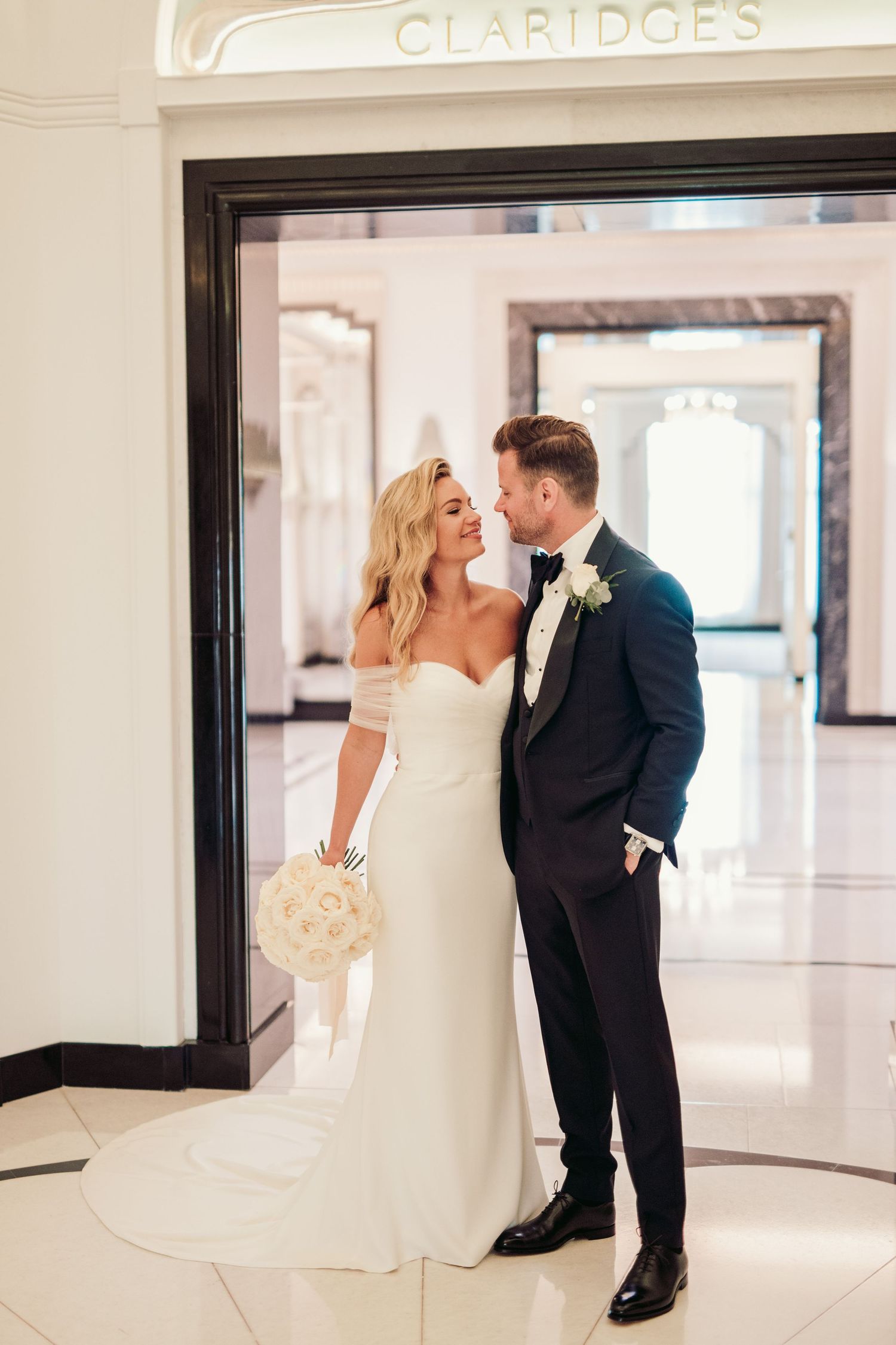 timeless portraits, capturing their love and sophistication amidst the luxurious surroundings of Claridge’s Hotel in Mayfair, London.
