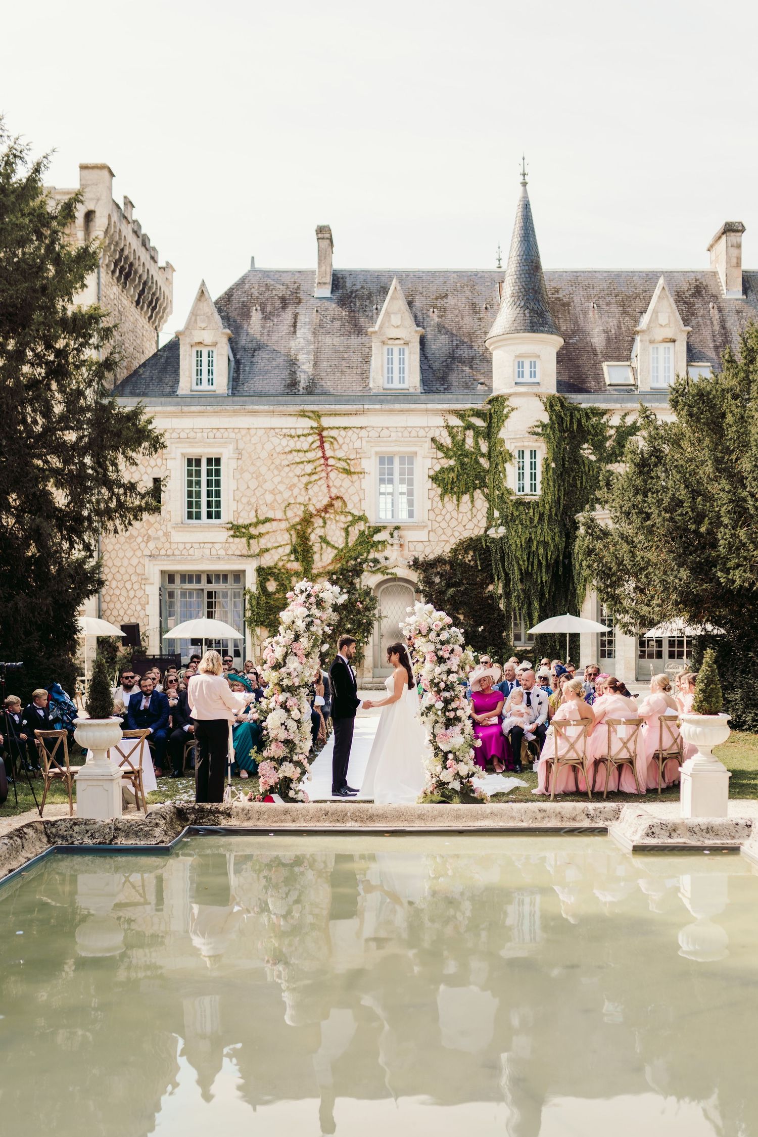 Château de la Couronne, Château de la Couronne is a breathtaking French château which was the back drop for this couples fairytale wedding.