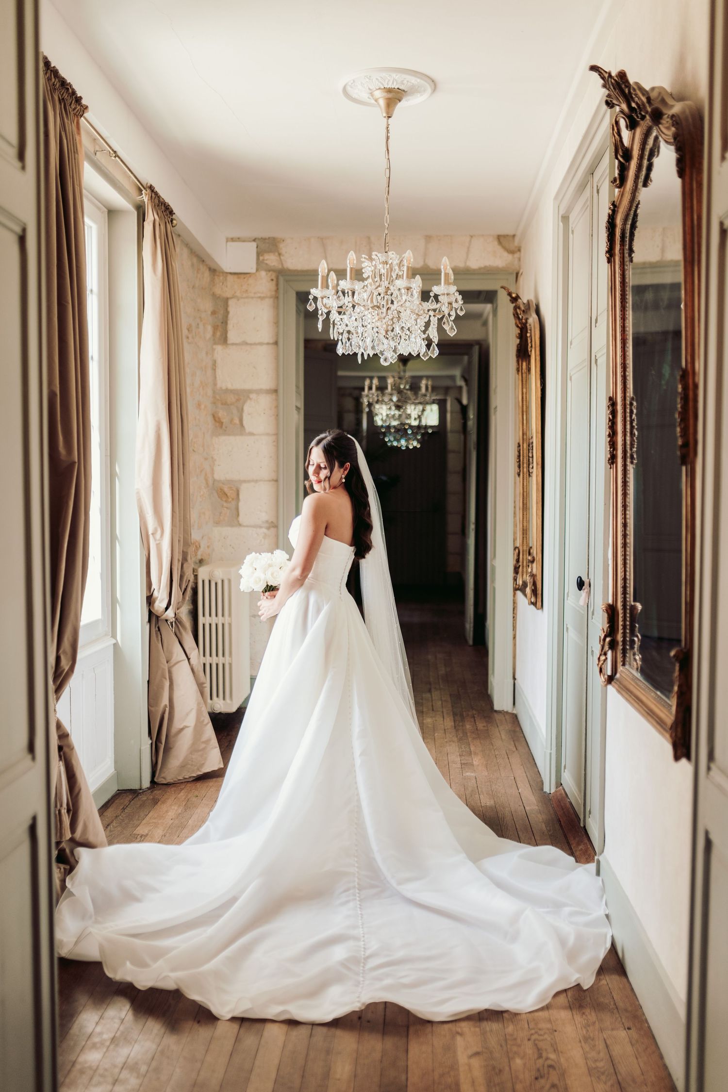 Château de la Couronne, Château de la Couronne is a breathtaking French château which was the back drop for this couples fairytale wedding.