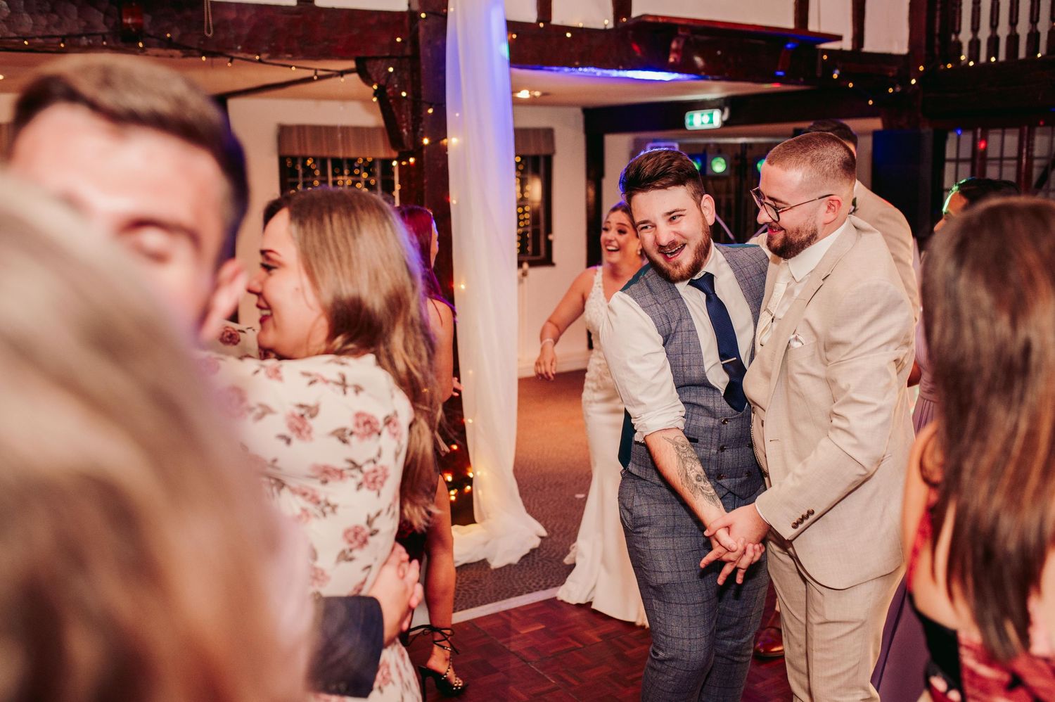 MERCURE BOX HILL, BURFORD BRIDGE HOTEL WEDDING - ABBIE & HARRY