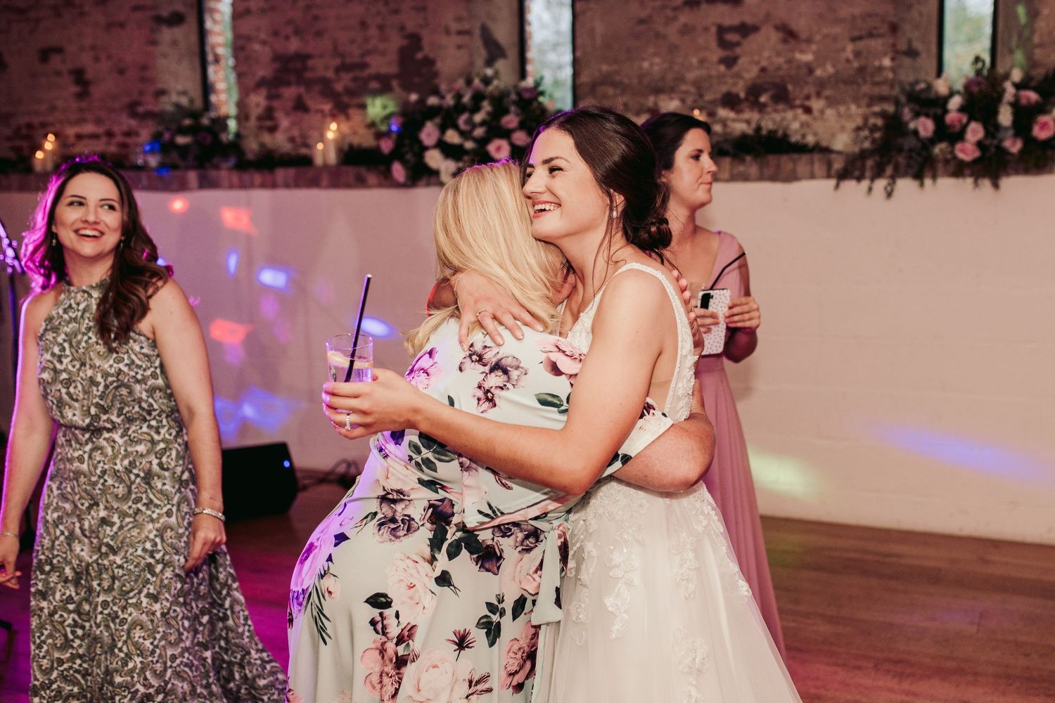 Great Lodge wedding venue in Essex
Anne of Cleves Barn at Great Lodge
Historic countryside wedding venue Braintree
Romantic wedding photos!