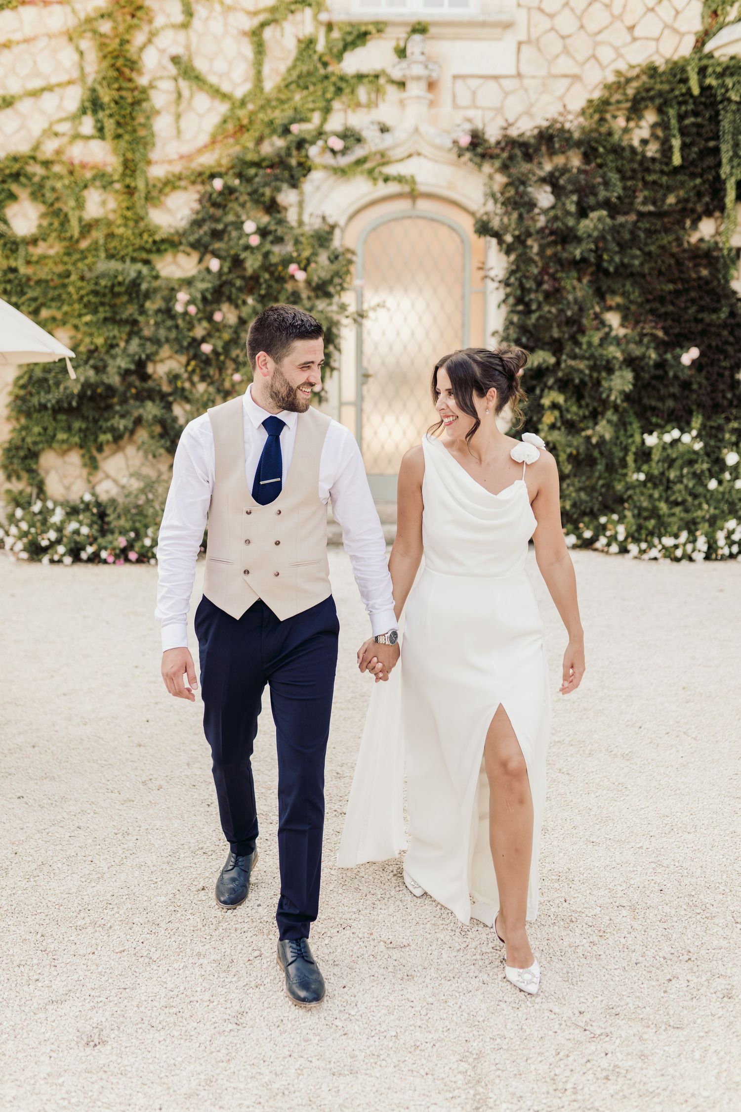Château de la Couronne, Château de la Couronne is a breathtaking French château which was the back drop for this couples fairytale wedding.