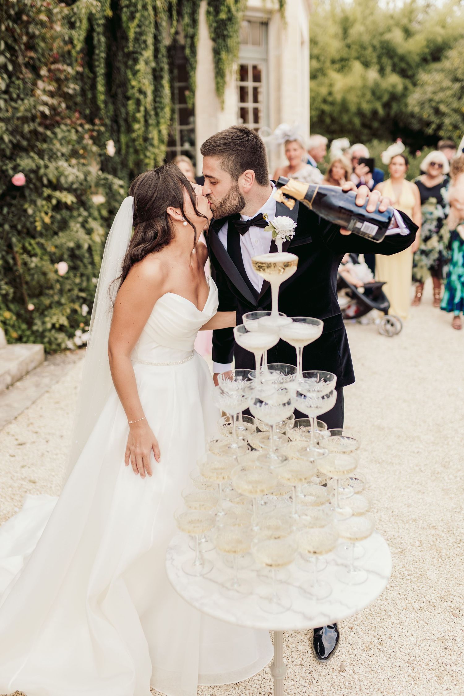 Château de la Couronne, Château de la Couronne is a breathtaking French château which was the back drop for this couples fairytale wedding.