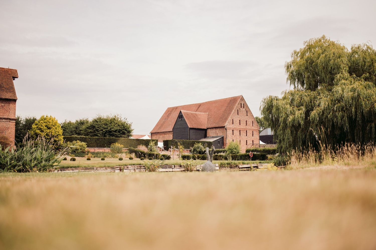 Great Lodge wedding venue in Essex
Anne of Cleves Barn at Great Lodge
Historic countryside wedding venue Braintree
Romantic wedding photos!