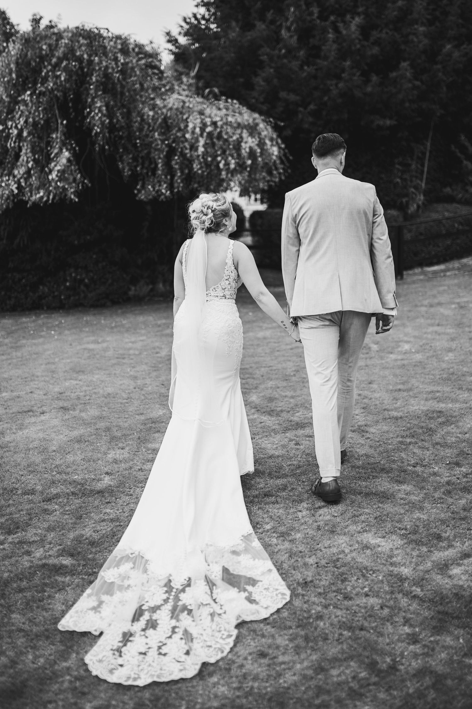 MERCURE BOX HILL, BURFORD BRIDGE HOTEL WEDDING - ABBIE & HARRY