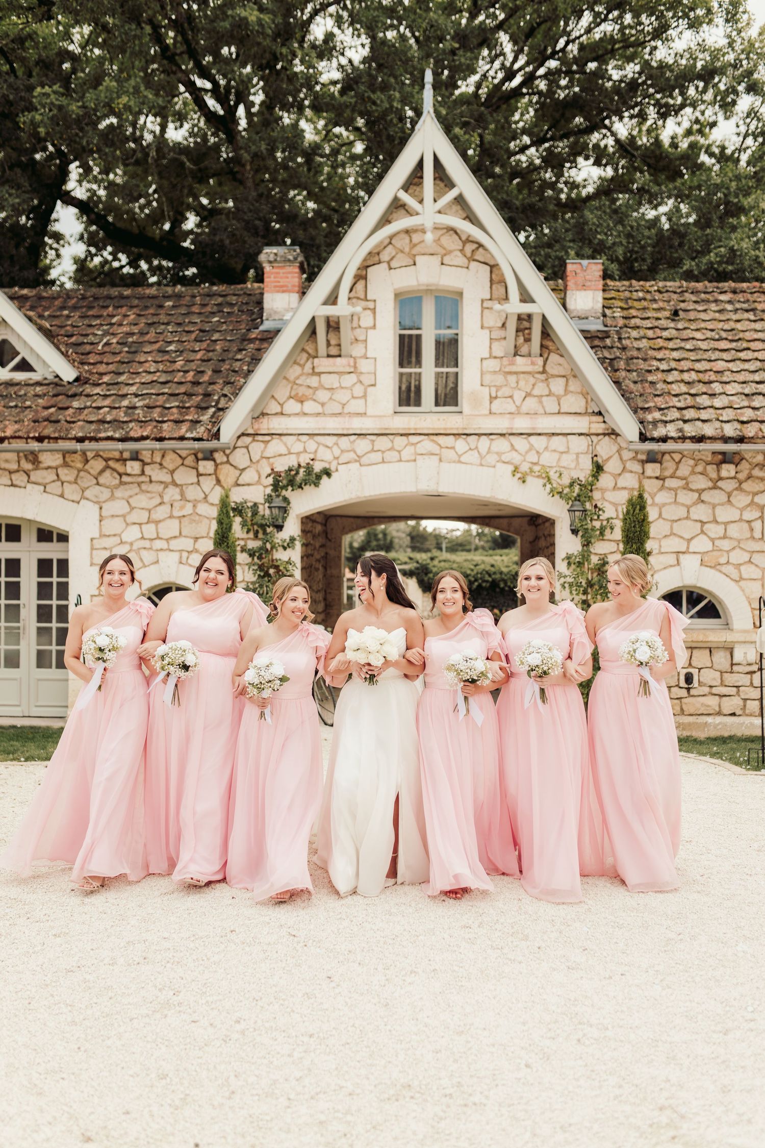 Château de la Couronne, Château de la Couronne is a breathtaking French château which was the back drop for this couples fairytale wedding.