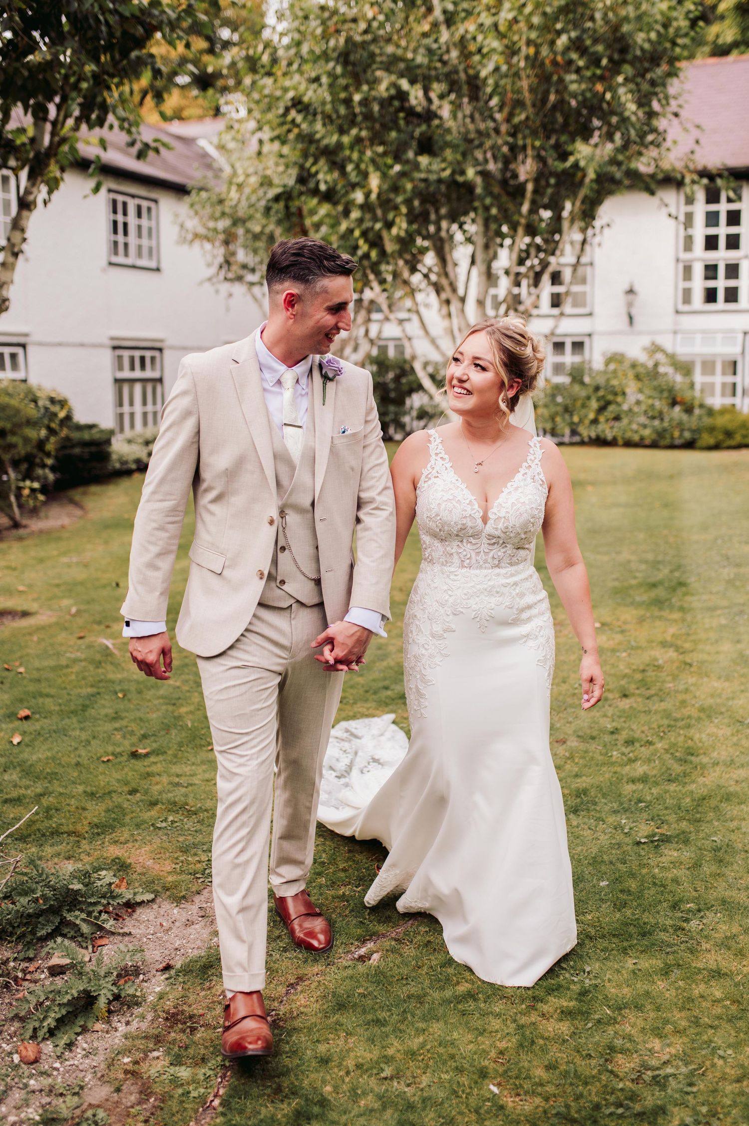 MERCURE BOX HILL, BURFORD BRIDGE HOTEL WEDDING - ABBIE & HARRY
