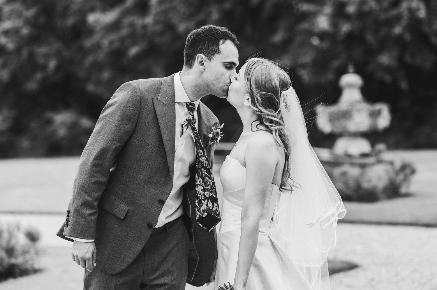 LAYER MARNEY TOWER WEDDING COLCHESTER - FRANCES & DAN