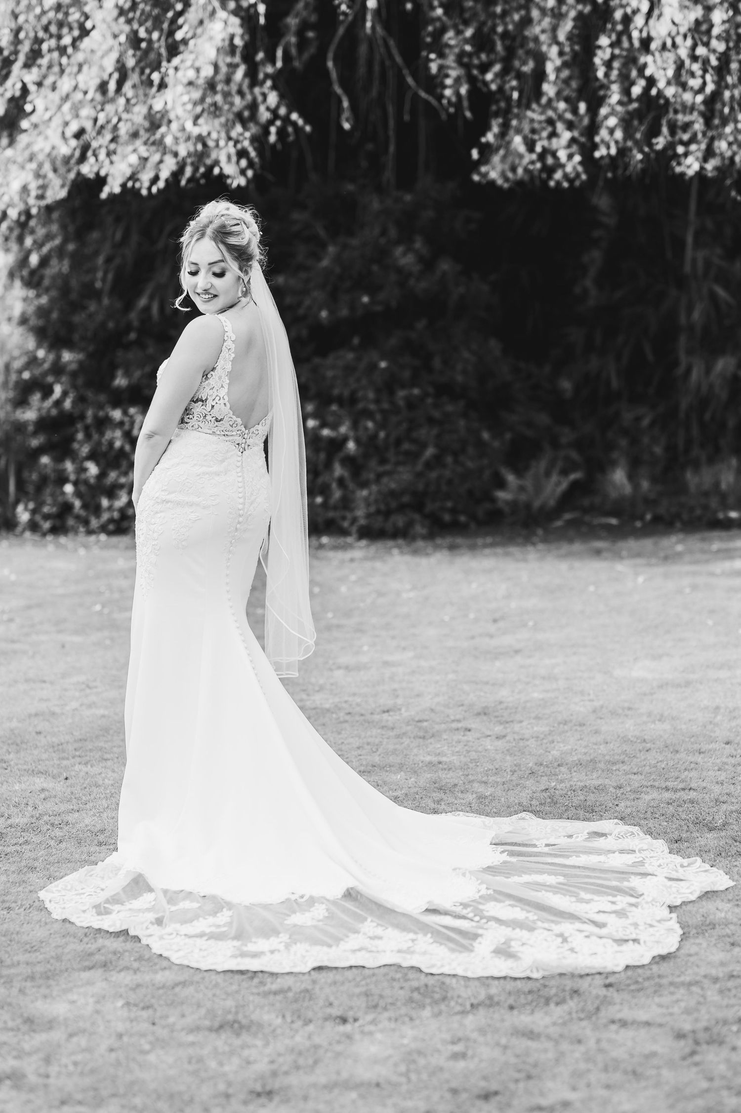 MERCURE BOX HILL, BURFORD BRIDGE HOTEL WEDDING - ABBIE & HARRY