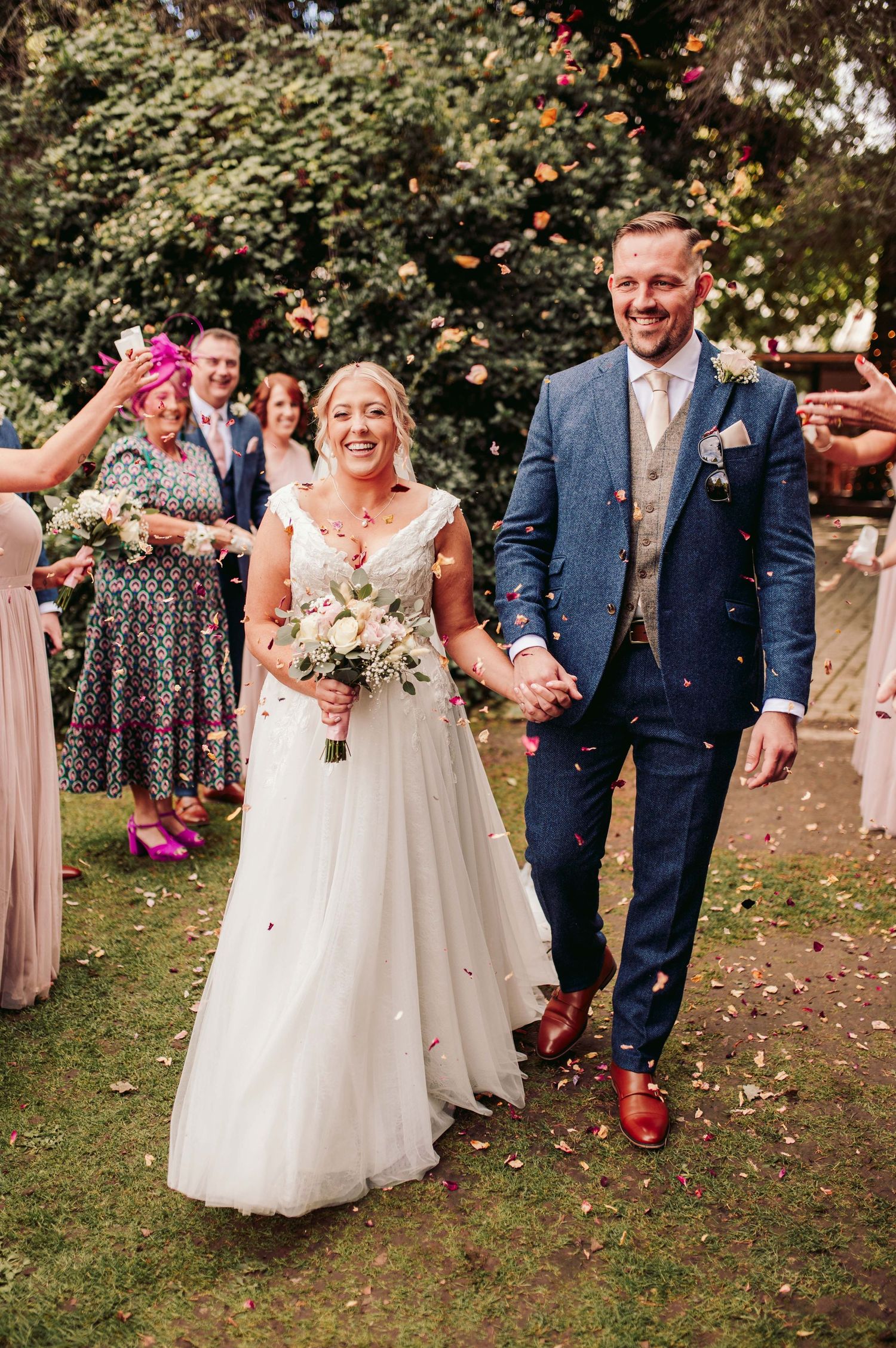 Outdoor wedding ceremony at East Mersea Hall photographer, Wedding venue Mersea Island