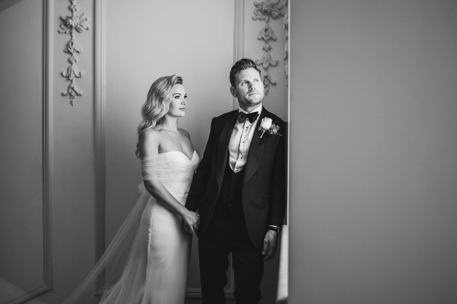 timeless portraits, capturing their love and sophistication amidst the luxurious surroundings of Claridge’s Hotel in Mayfair, London.