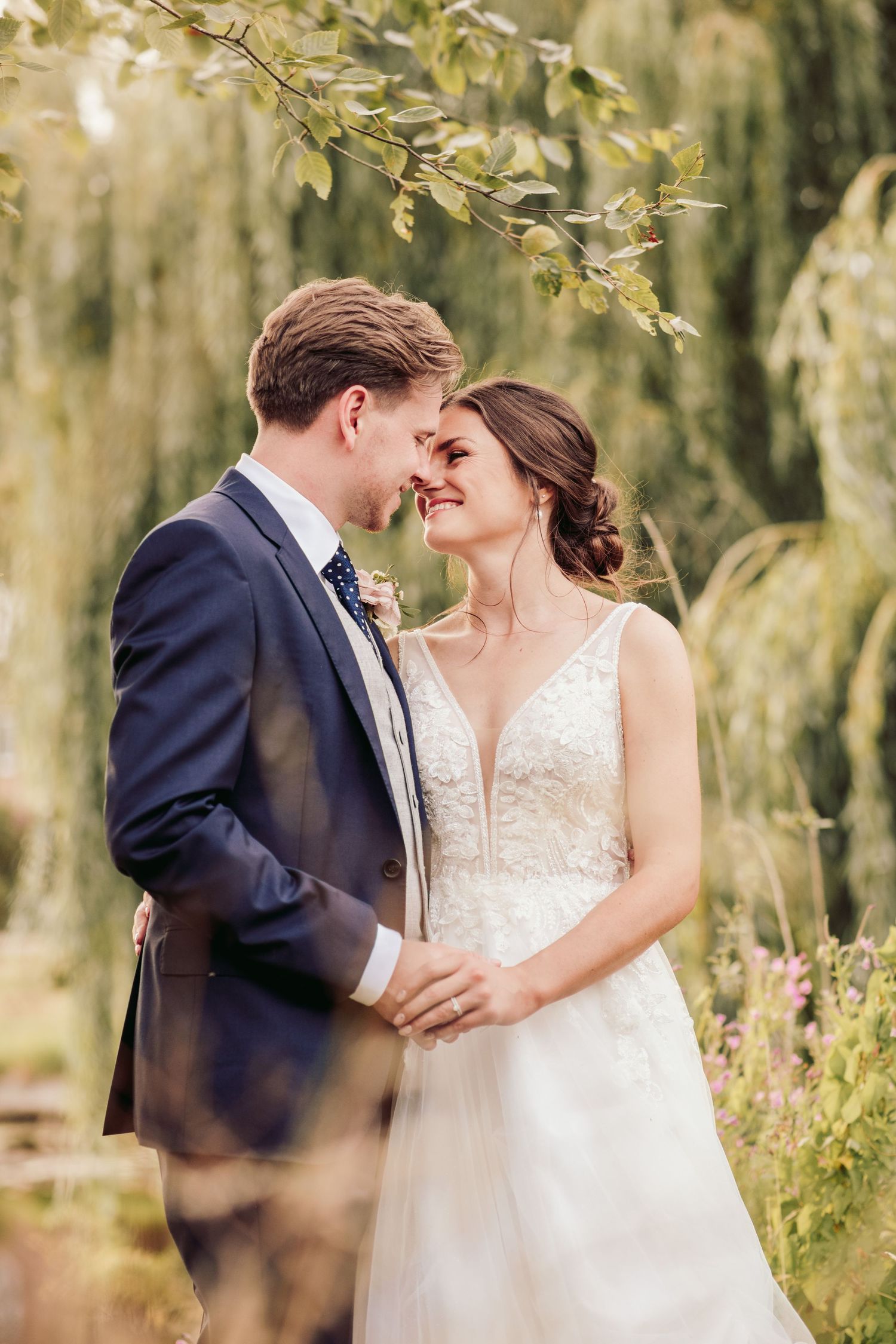 Great Lodge wedding venue in Essex
Anne of Cleves Barn at Great Lodge
Historic countryside wedding venue Braintree
Romantic wedding photos!