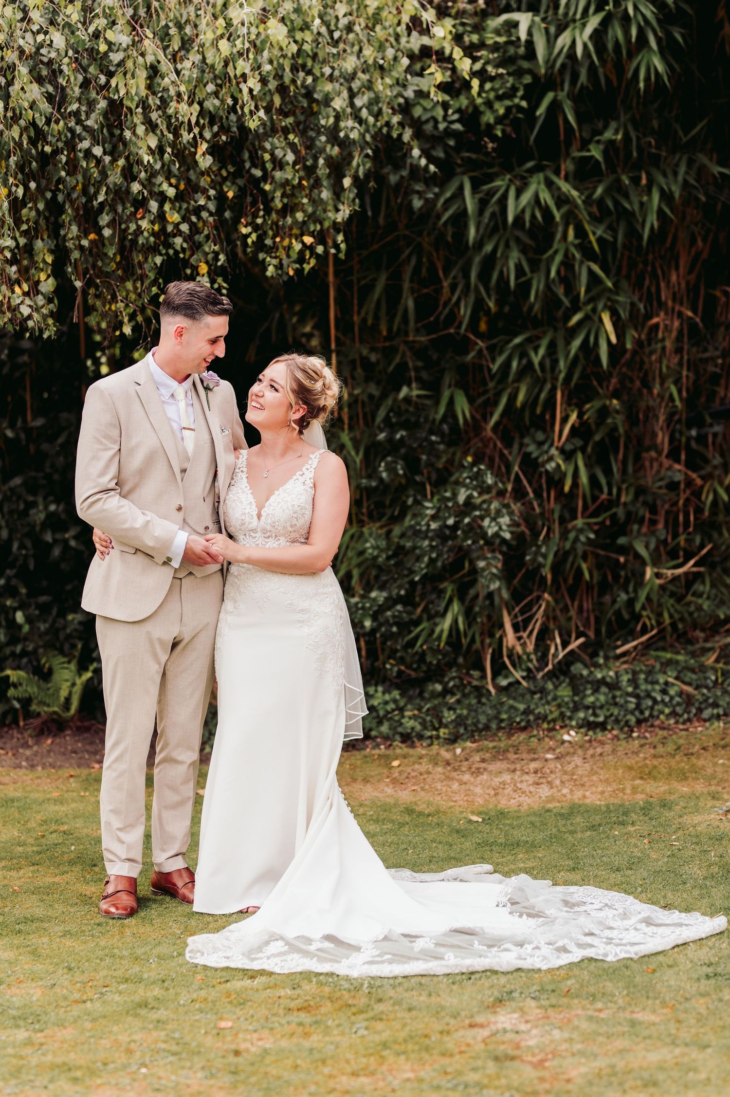 MERCURE BOX HILL, BURFORD BRIDGE HOTEL WEDDING - ABBIE & HARRY
