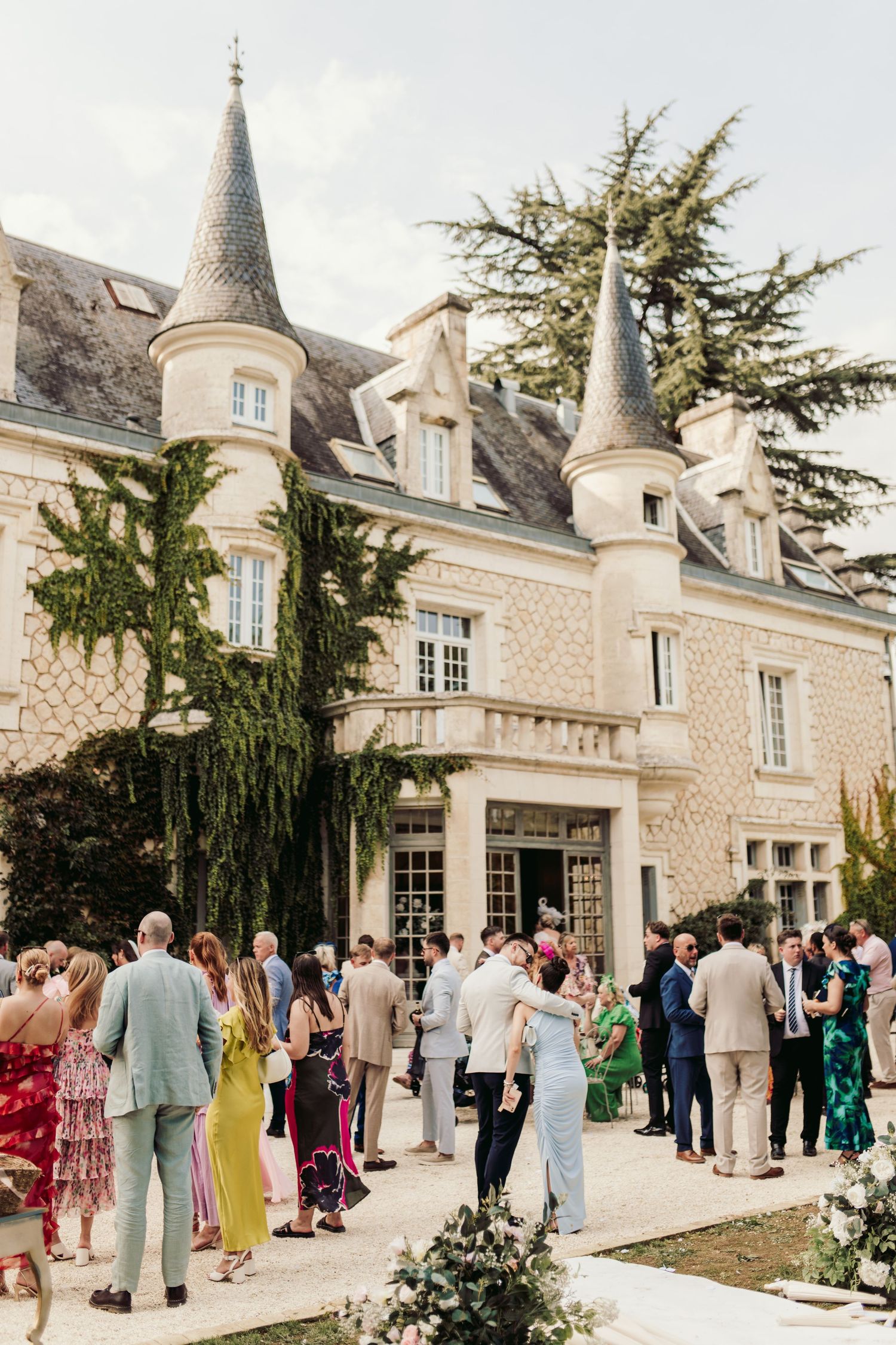 Château de la Couronne, Château de la Couronne is a breathtaking French château which was the back drop for this couples fairytale wedding.