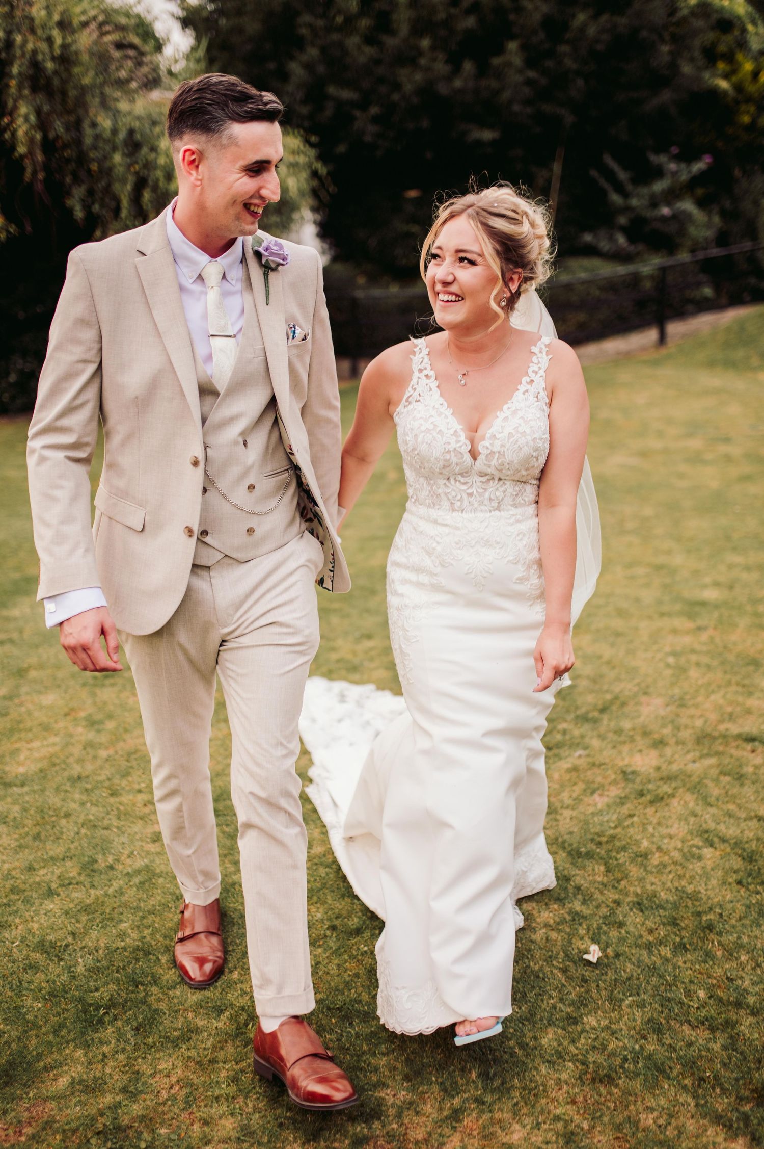 MERCURE BOX HILL, BURFORD BRIDGE HOTEL WEDDING - ABBIE & HARRY