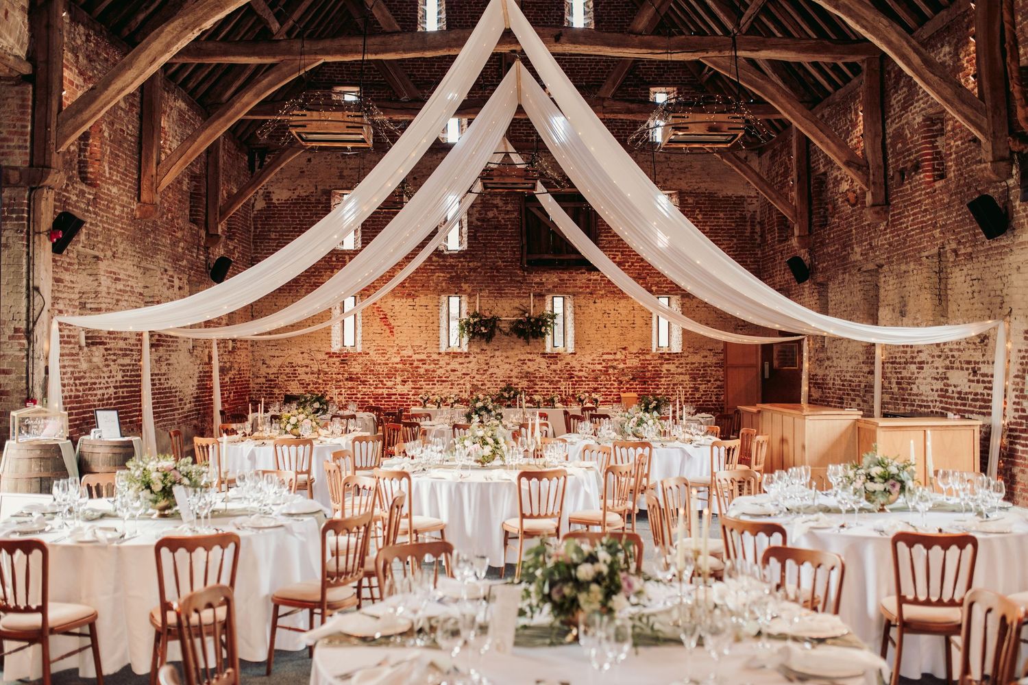 Great Lodge wedding venue in Essex
Anne of Cleves Barn at Great Lodge
Historic countryside wedding venue Braintree
Romantic wedding photos!