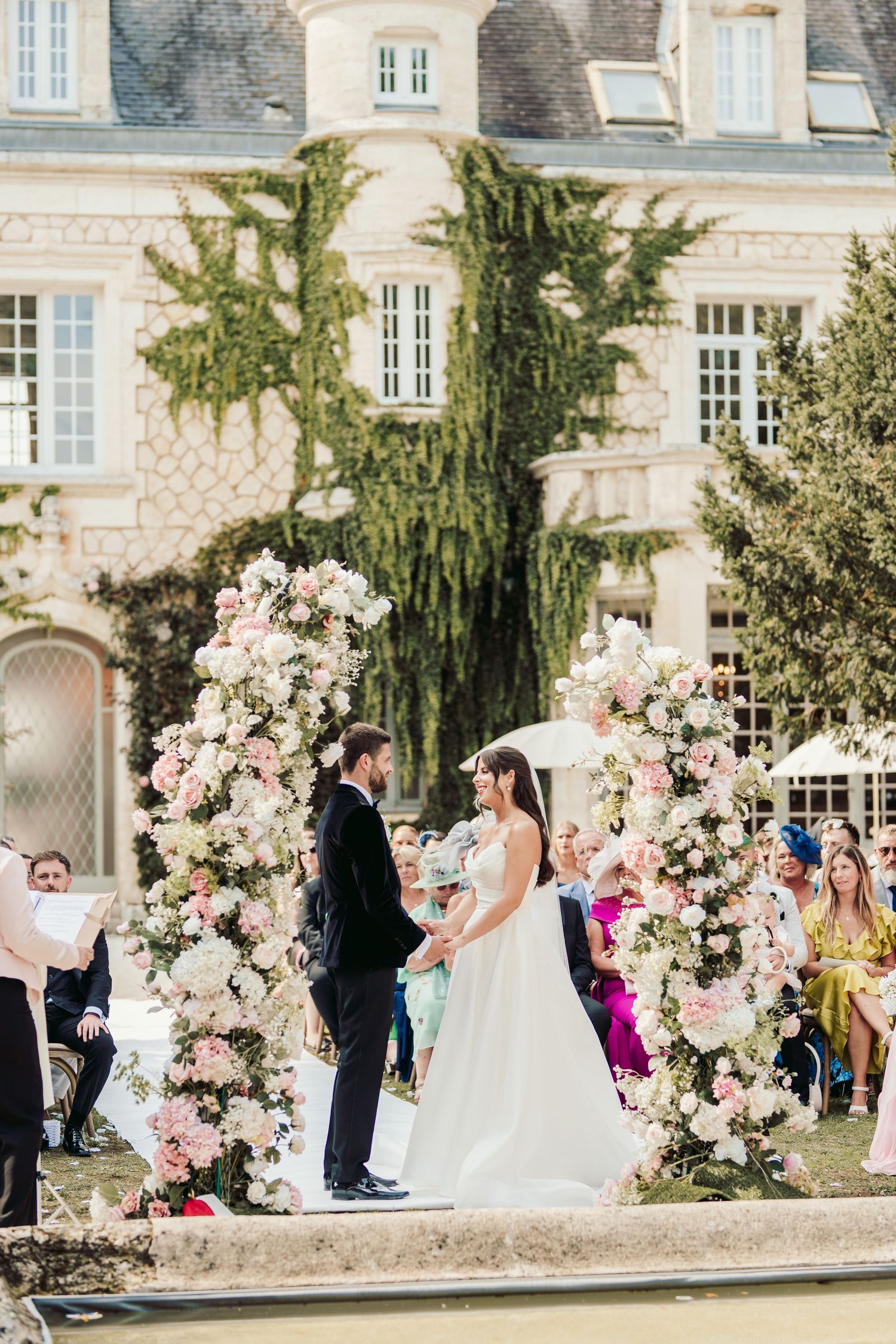 Château de la Couronne, Château de la Couronne is a breathtaking French château which was the back drop for this couples fairytale wedding.