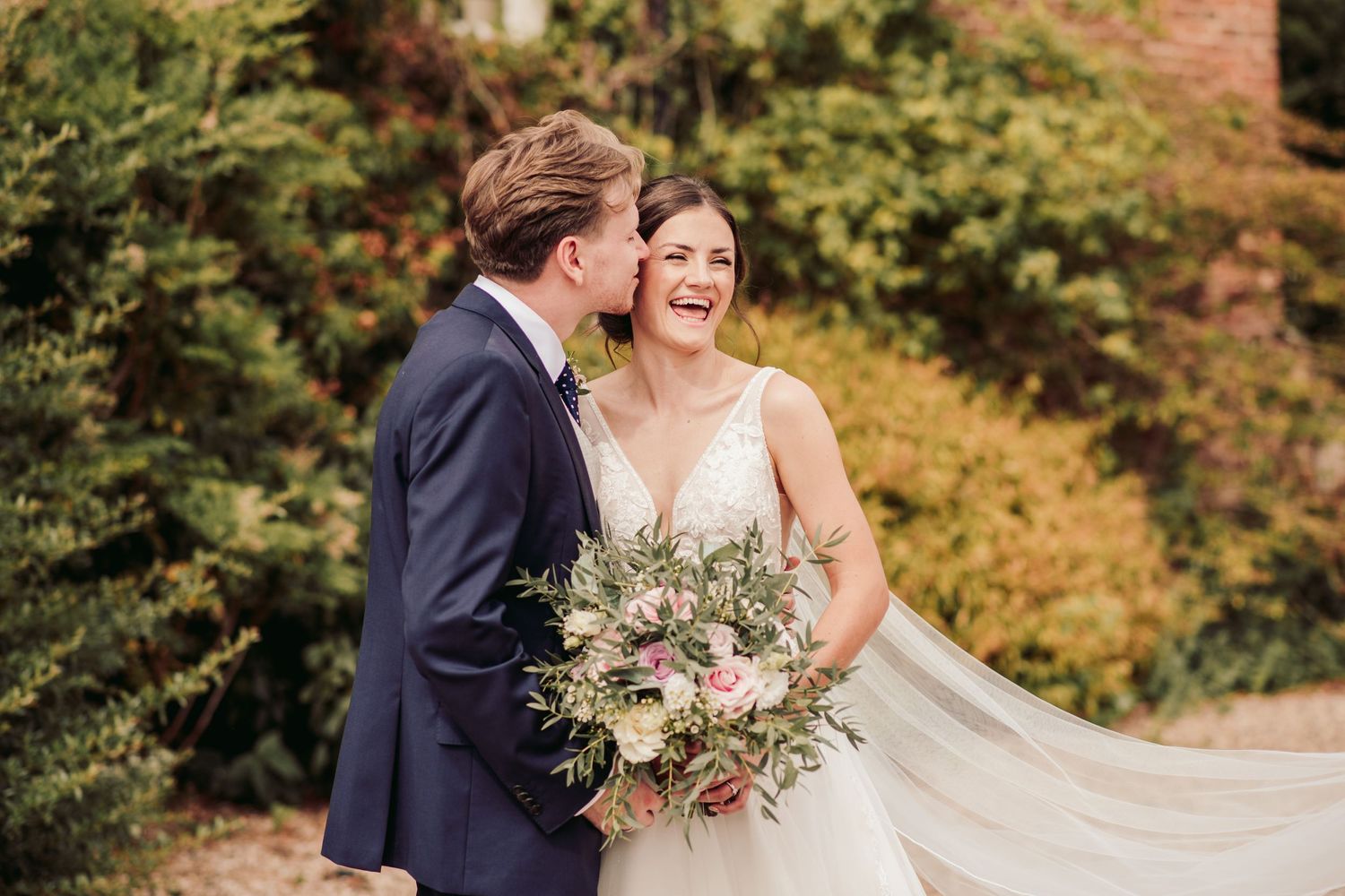 Great Lodge wedding venue in Essex
Anne of Cleves Barn at Great Lodge
Historic countryside wedding venue Braintree
Romantic wedding photos!