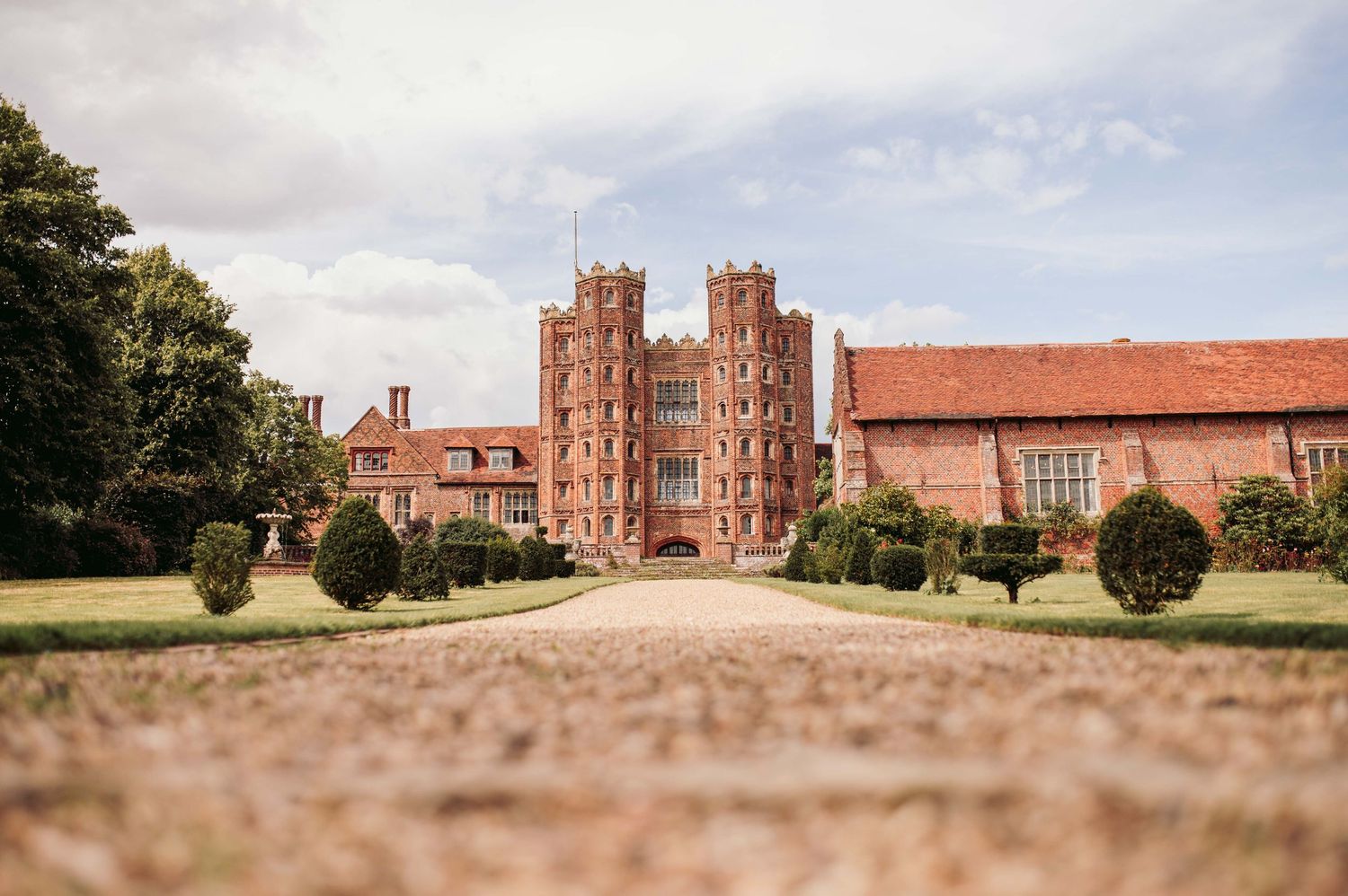 LAYER MARNEY TOWER WEDDING COLCHESTER - FRANCES & DAN