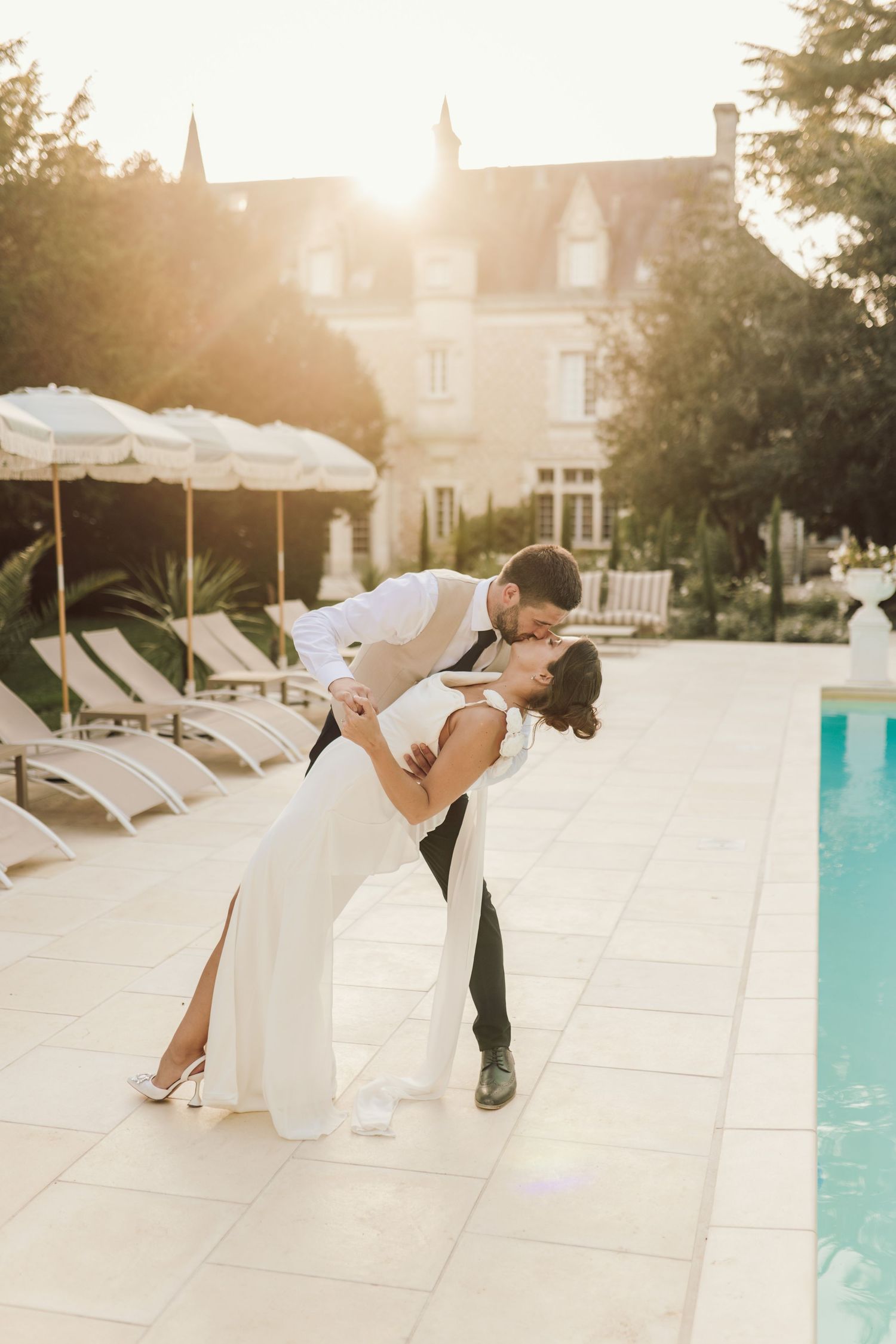 Château de la Couronne, Château de la Couronne is a breathtaking French château which was the back drop for this couples fairytale wedding.
