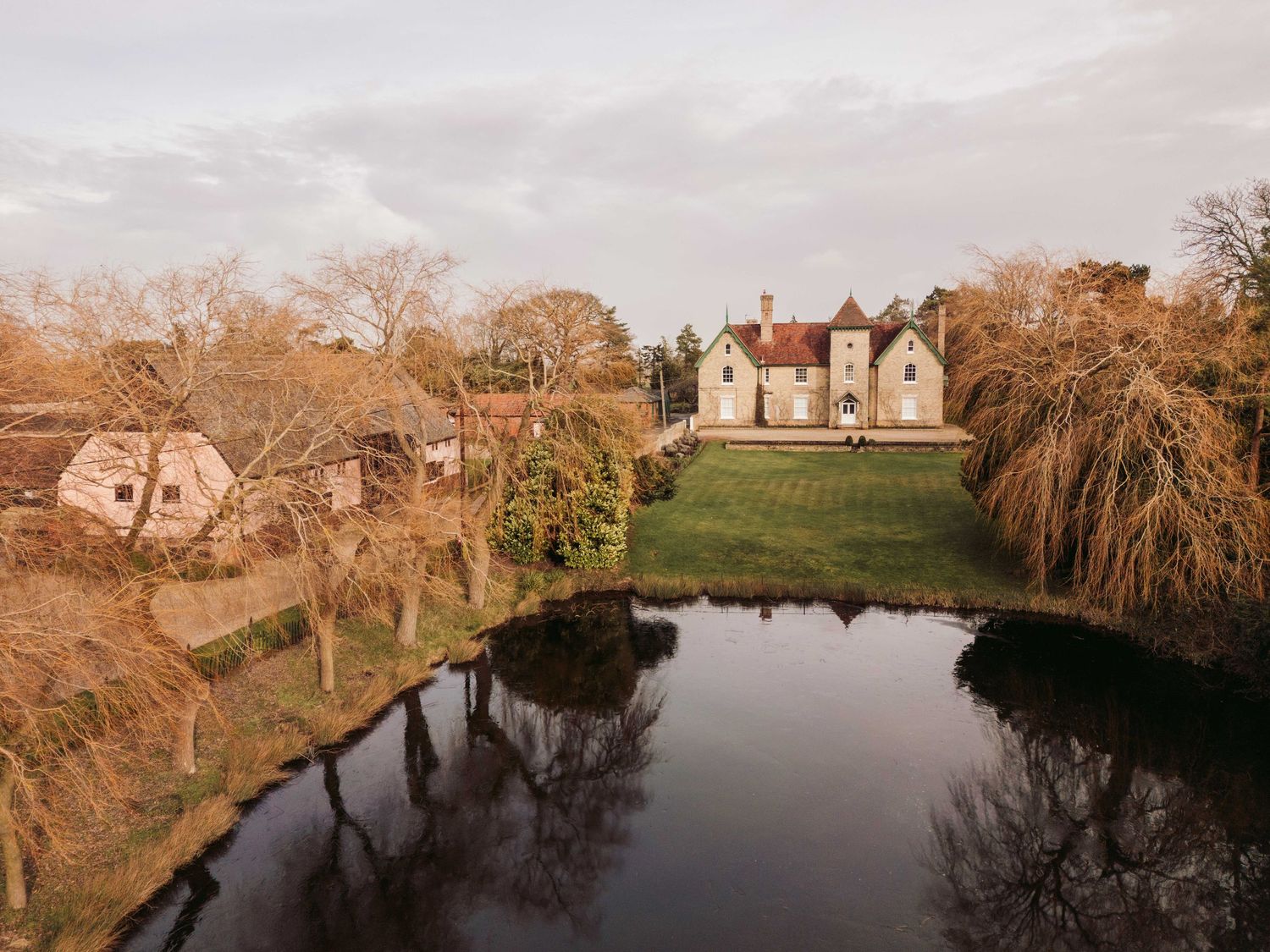 Smeetham Hall Barn wedding Photographer - Sudbury wedding photographer